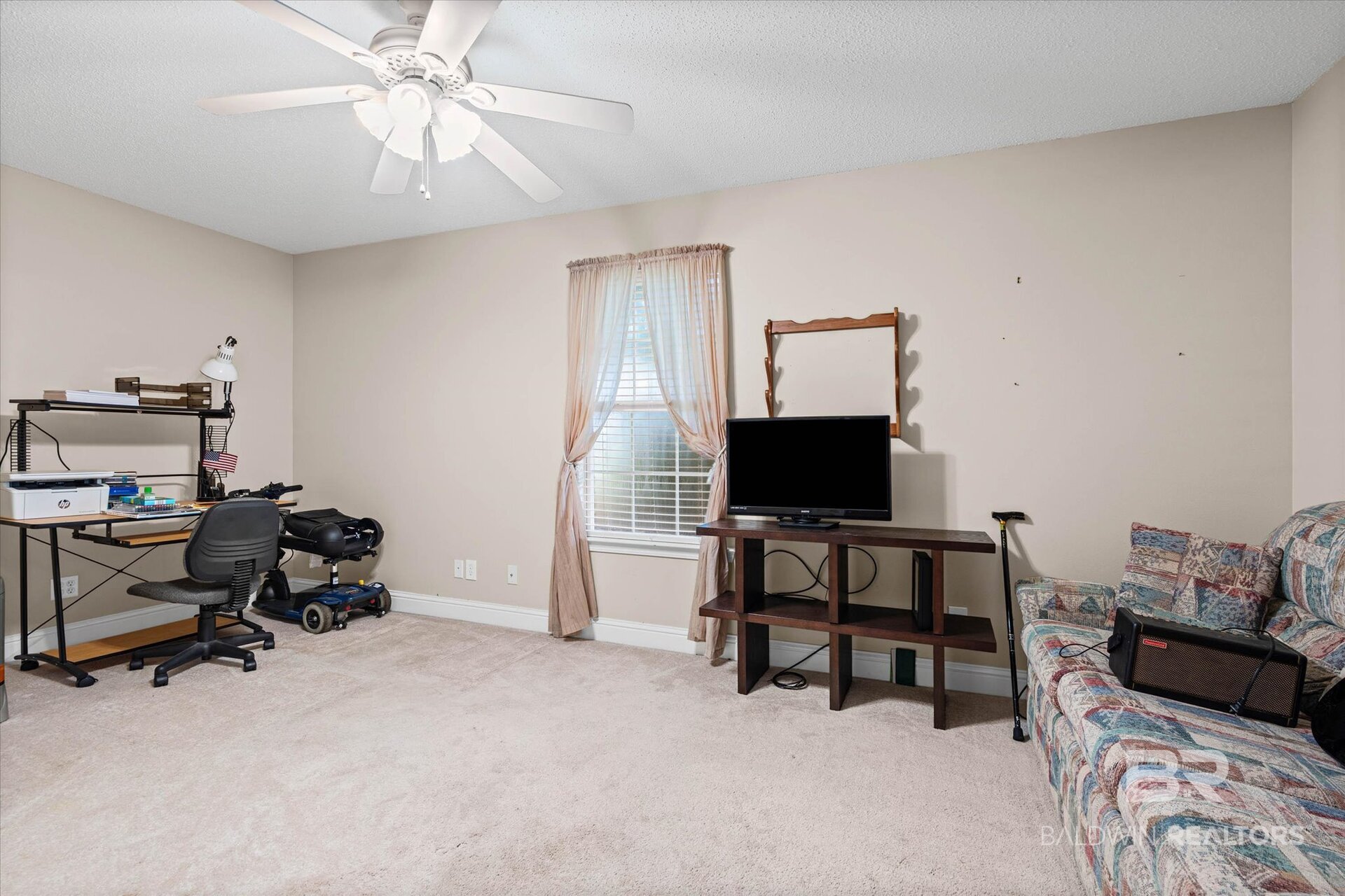 411725 | Photo 16
