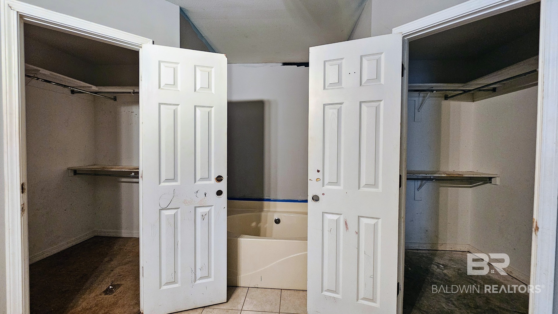 411721 | Photo 24