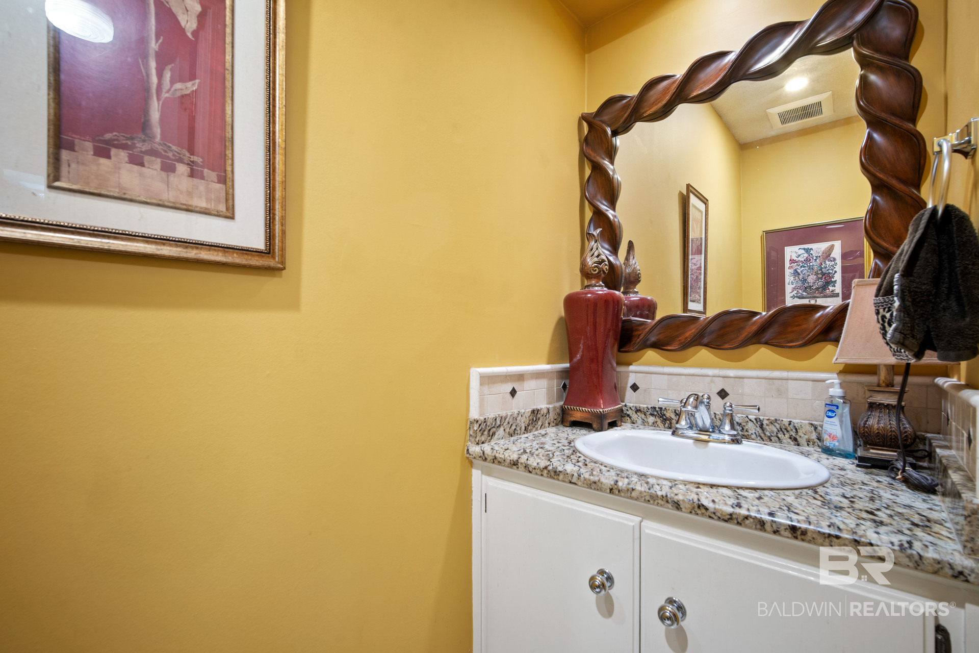 411737 | Photo 25