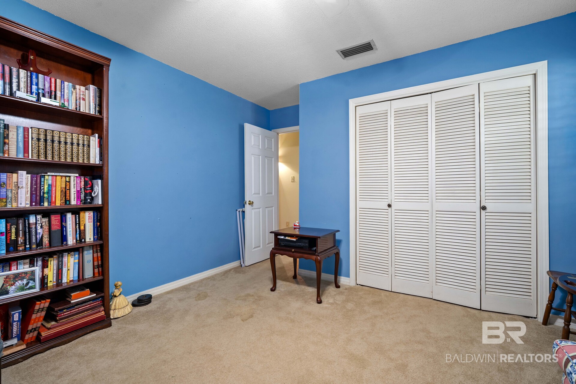 411737 | Photo 22