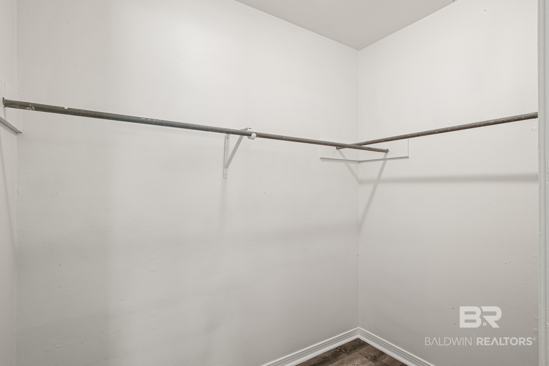 411715 | Photo 18