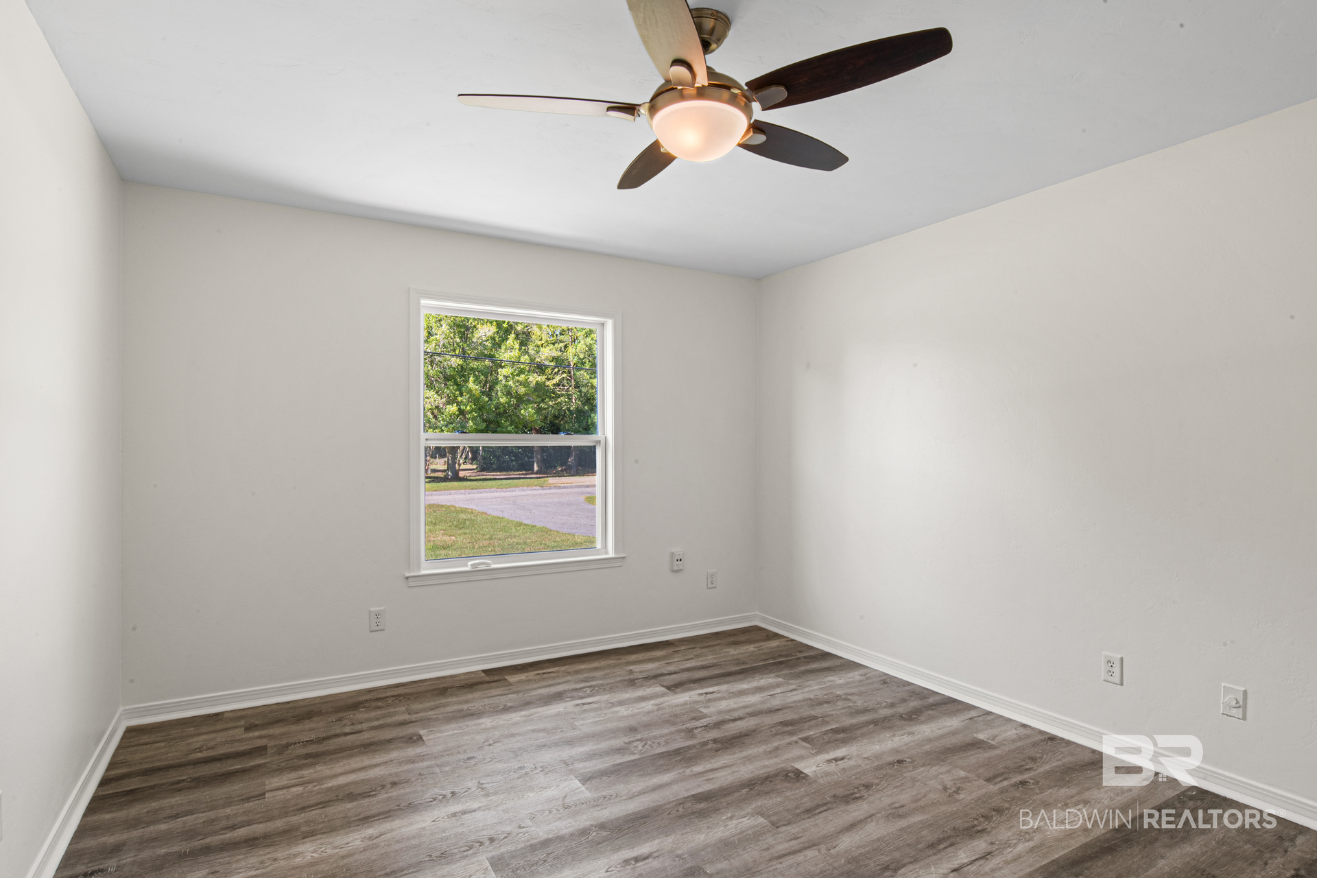 411715 | Photo 20
