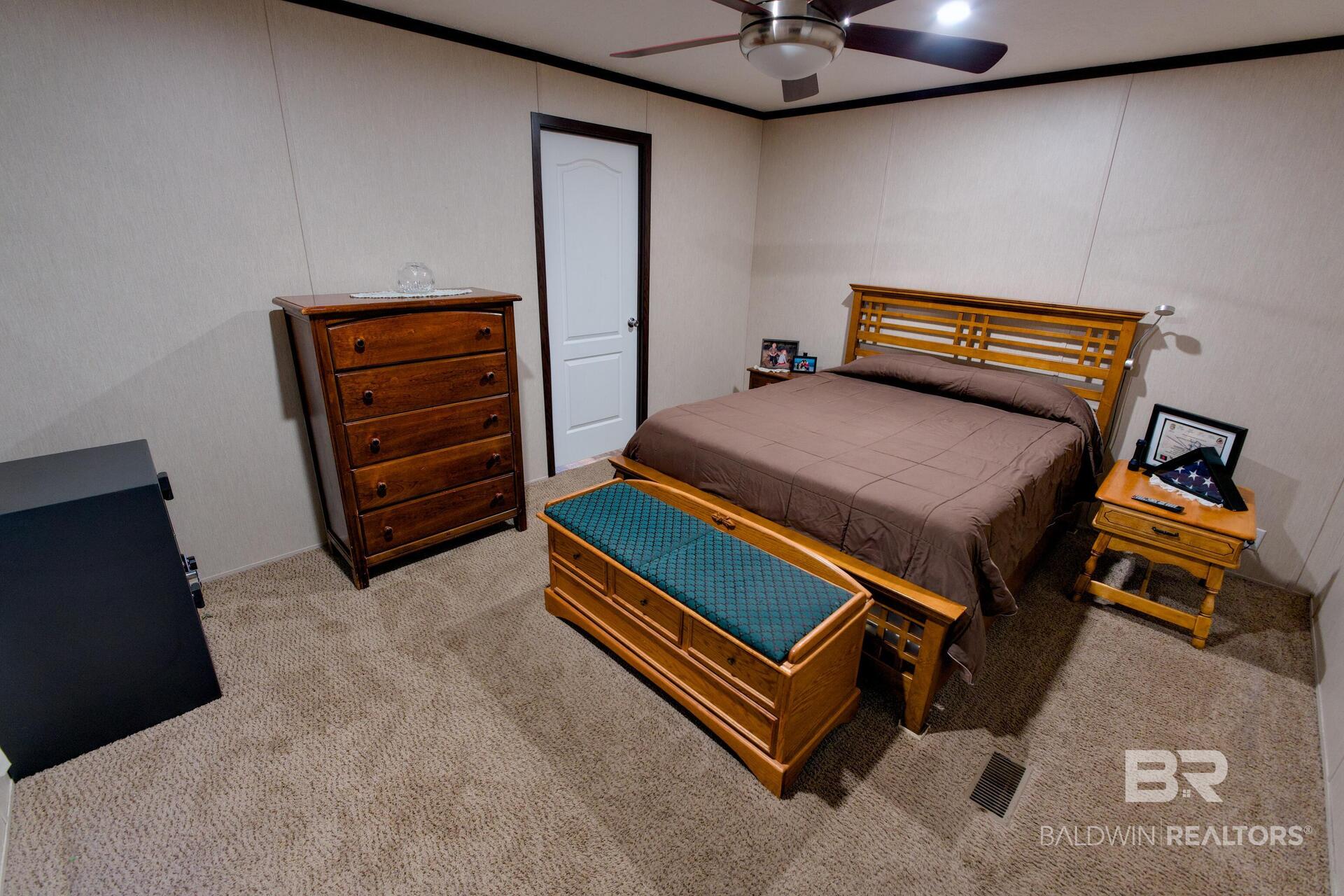 411740 | Photo 16