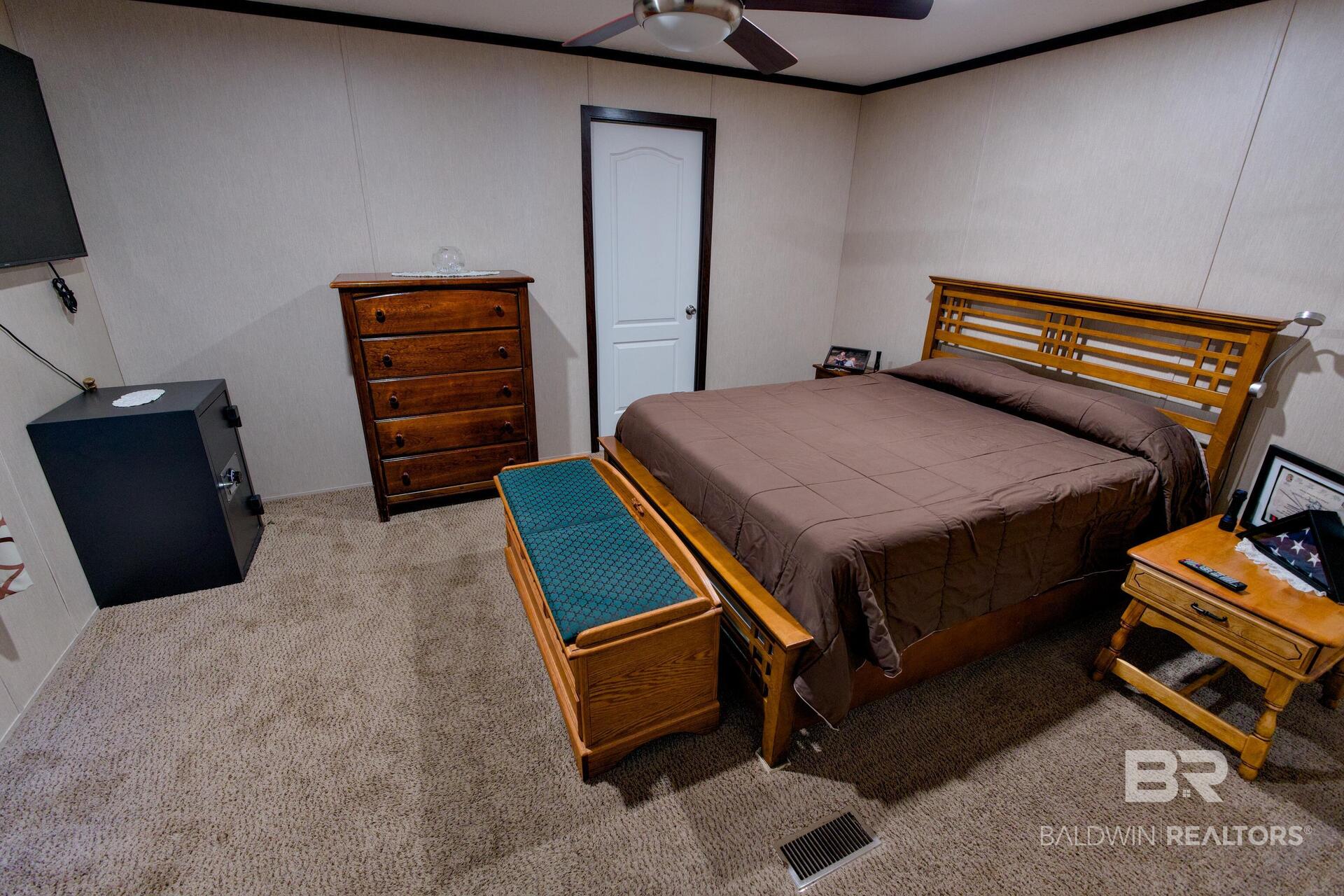 411740 | Photo 19