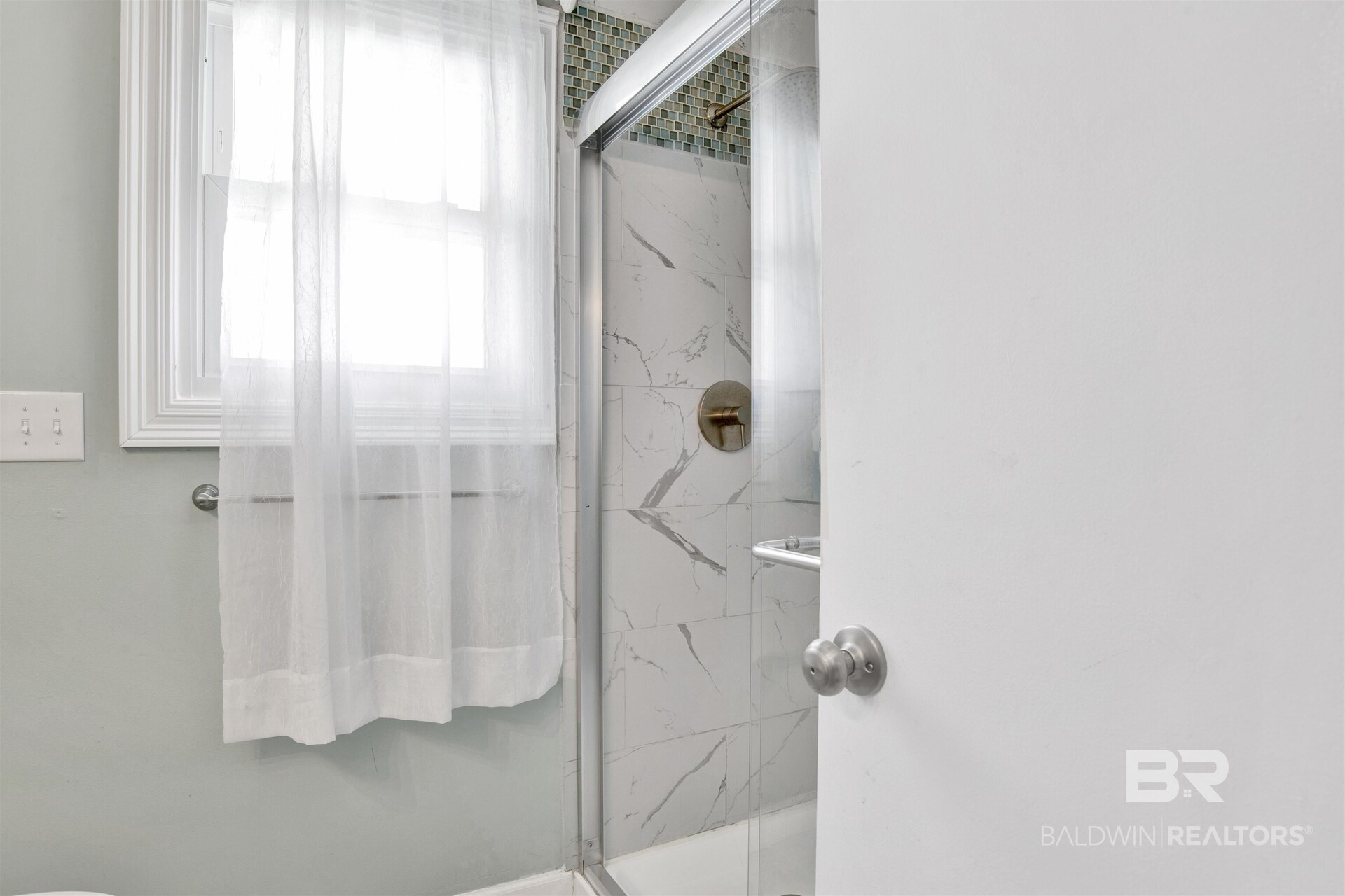 411747 | Photo 23