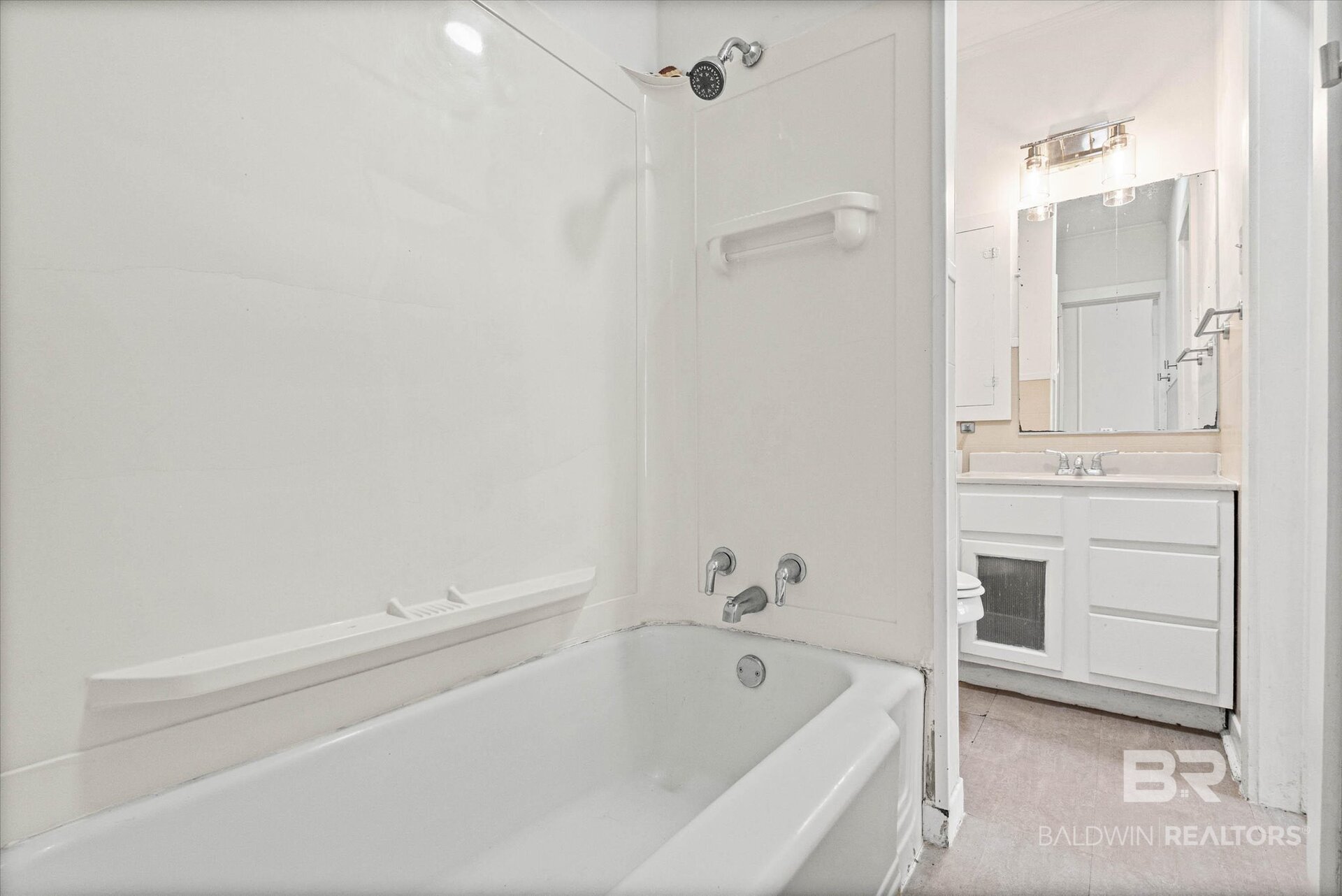 411754 | Photo 19