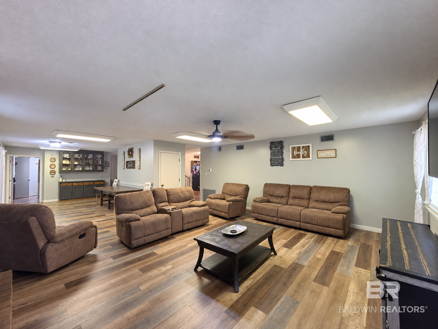 411595 | Photo 12