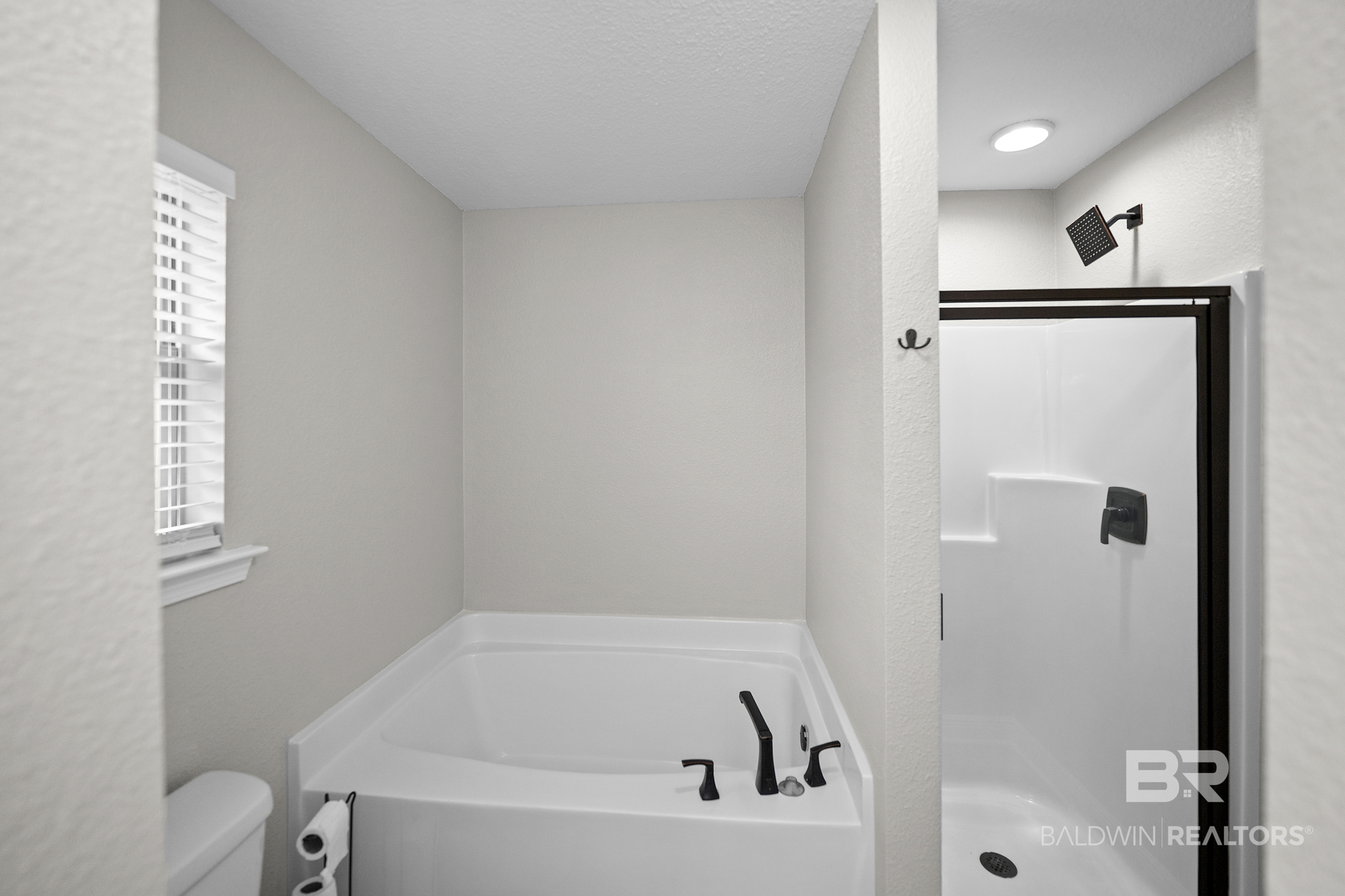 411781 | Photo 24