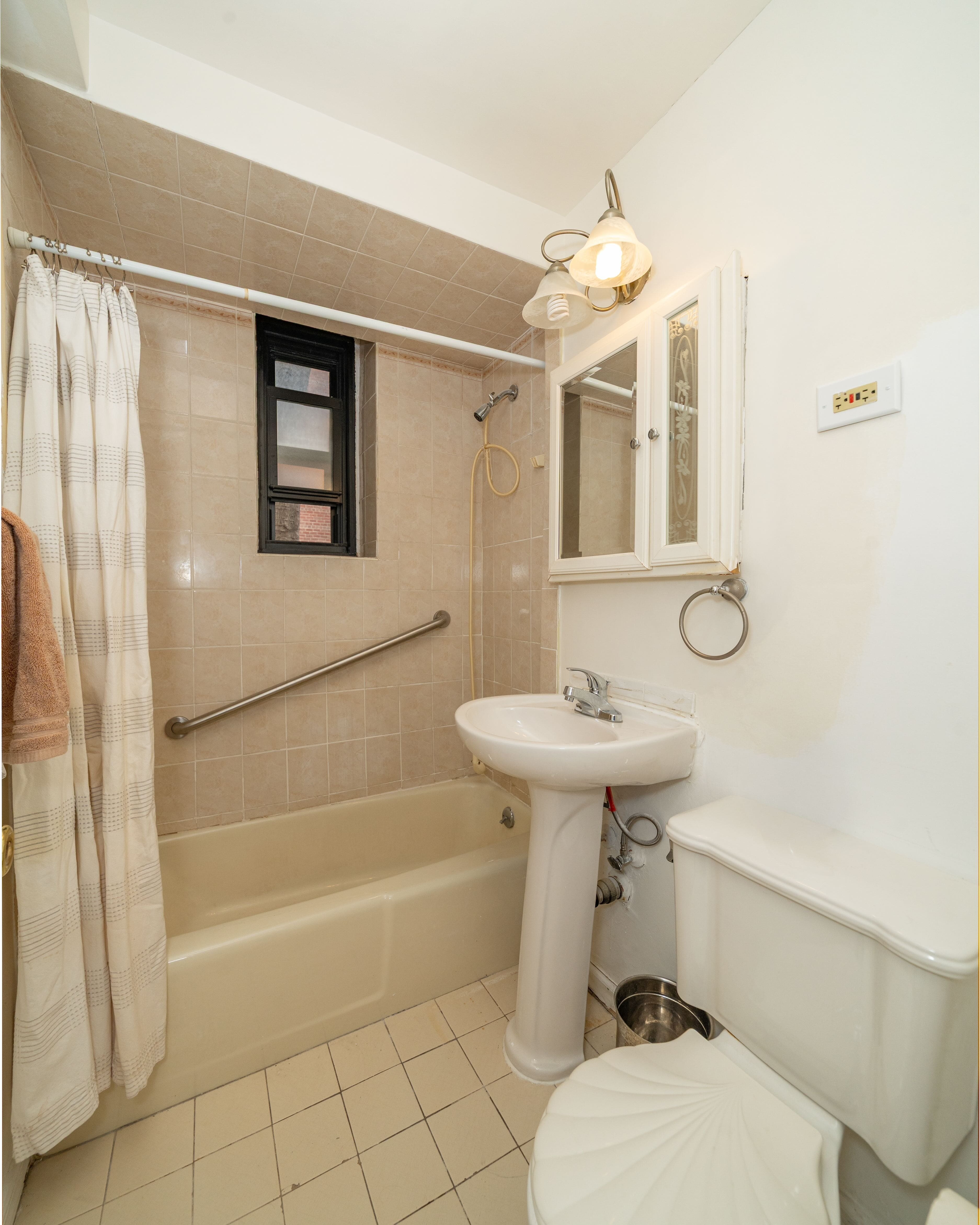 139-15 83rd Avenue 103 Briarwood Queens NY 11435