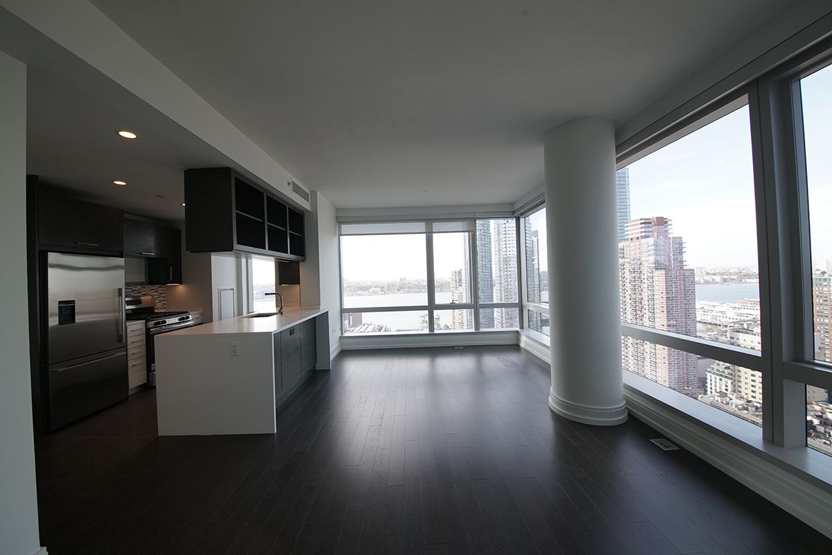 2 BEDROOM