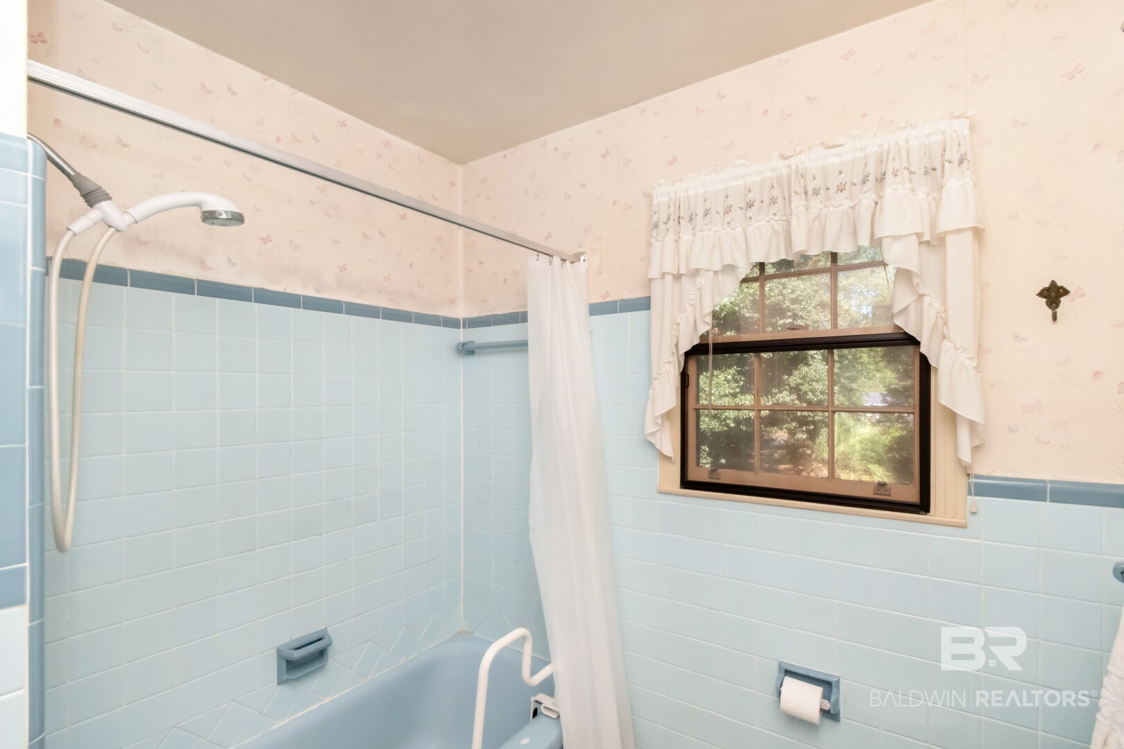 411761 | Photo 22