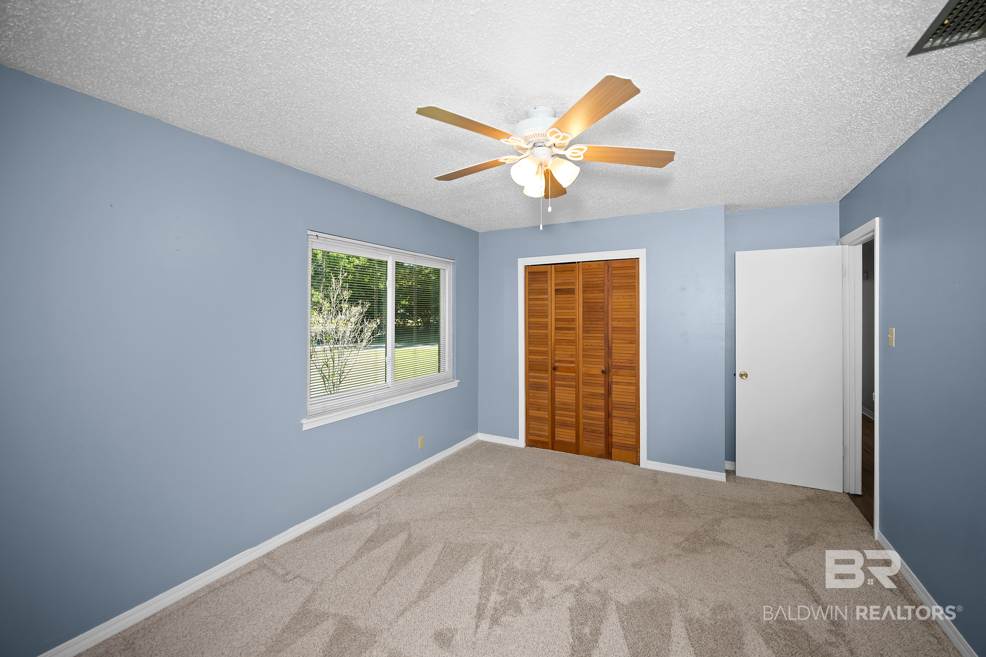 411810 | Photo 21