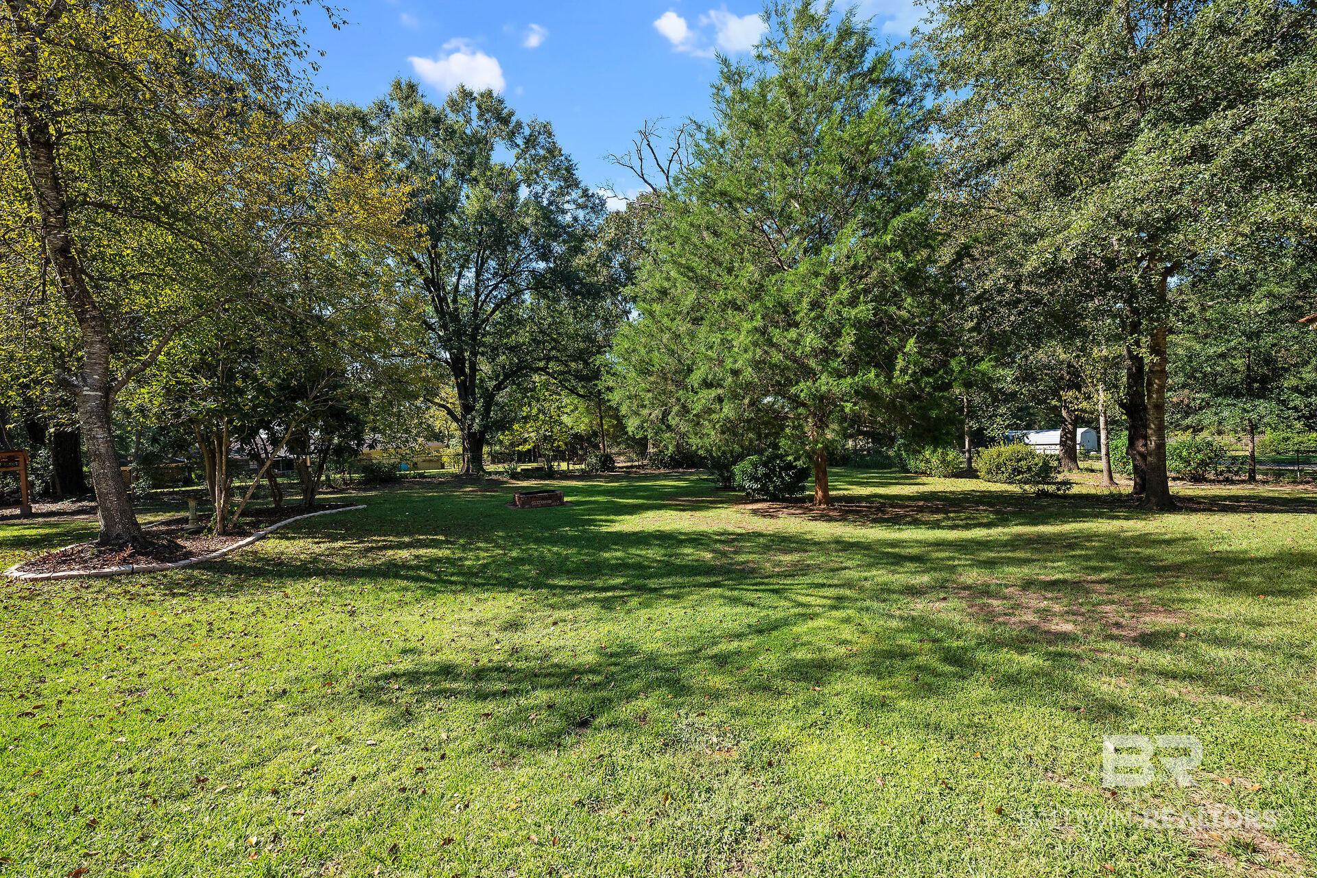 411810 | Photo 24