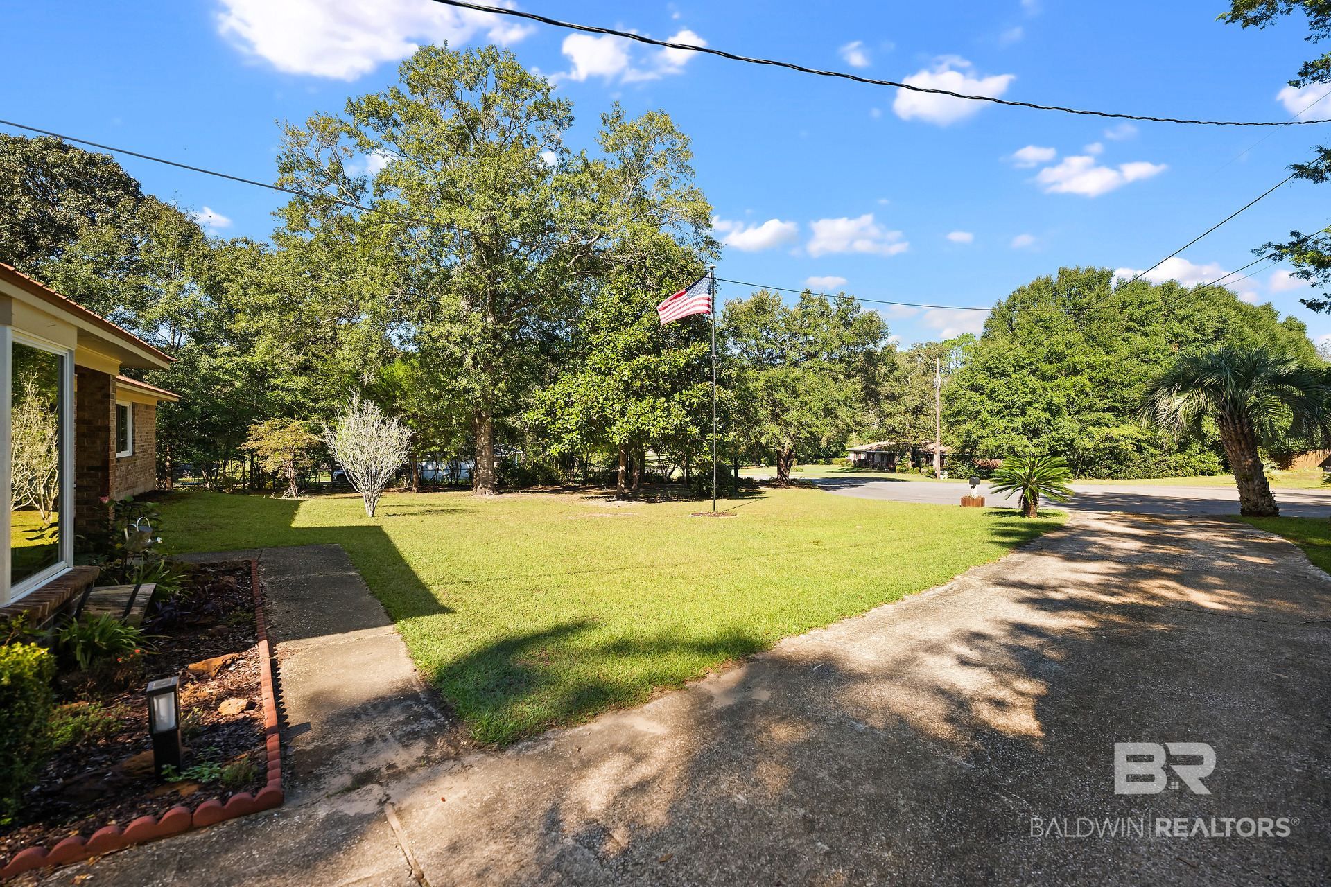 411810 | Photo 28