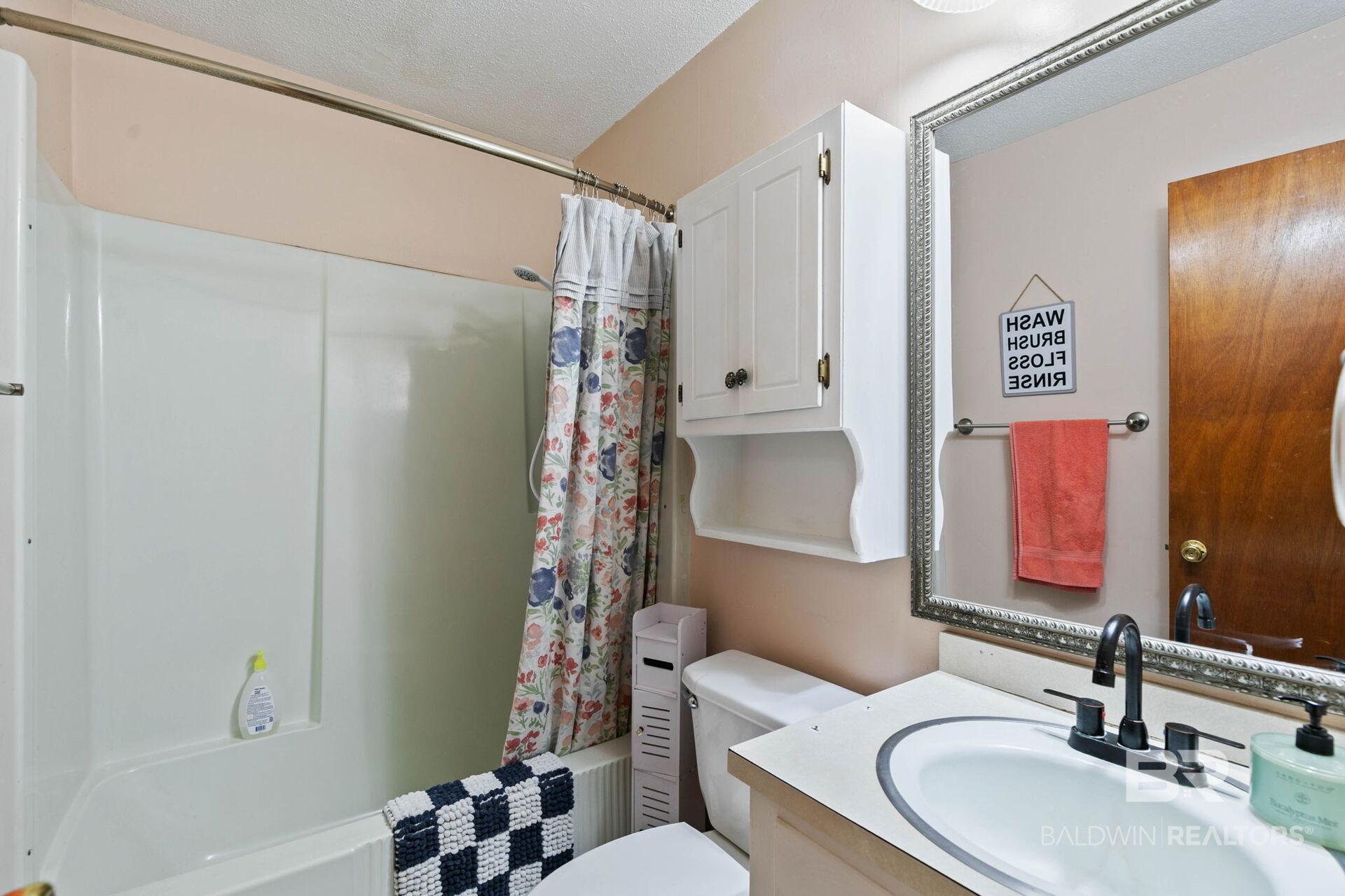 411793 | Photo 24
