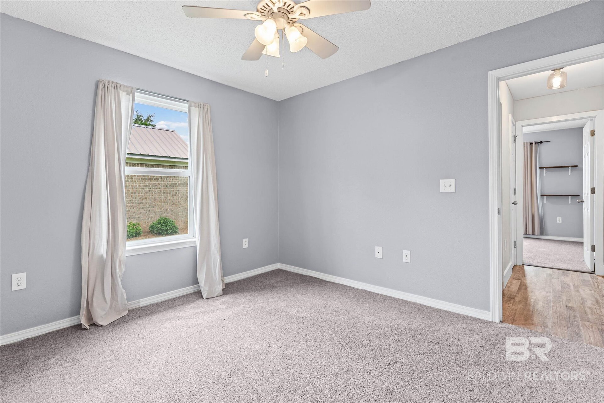 411655 | Photo 27
