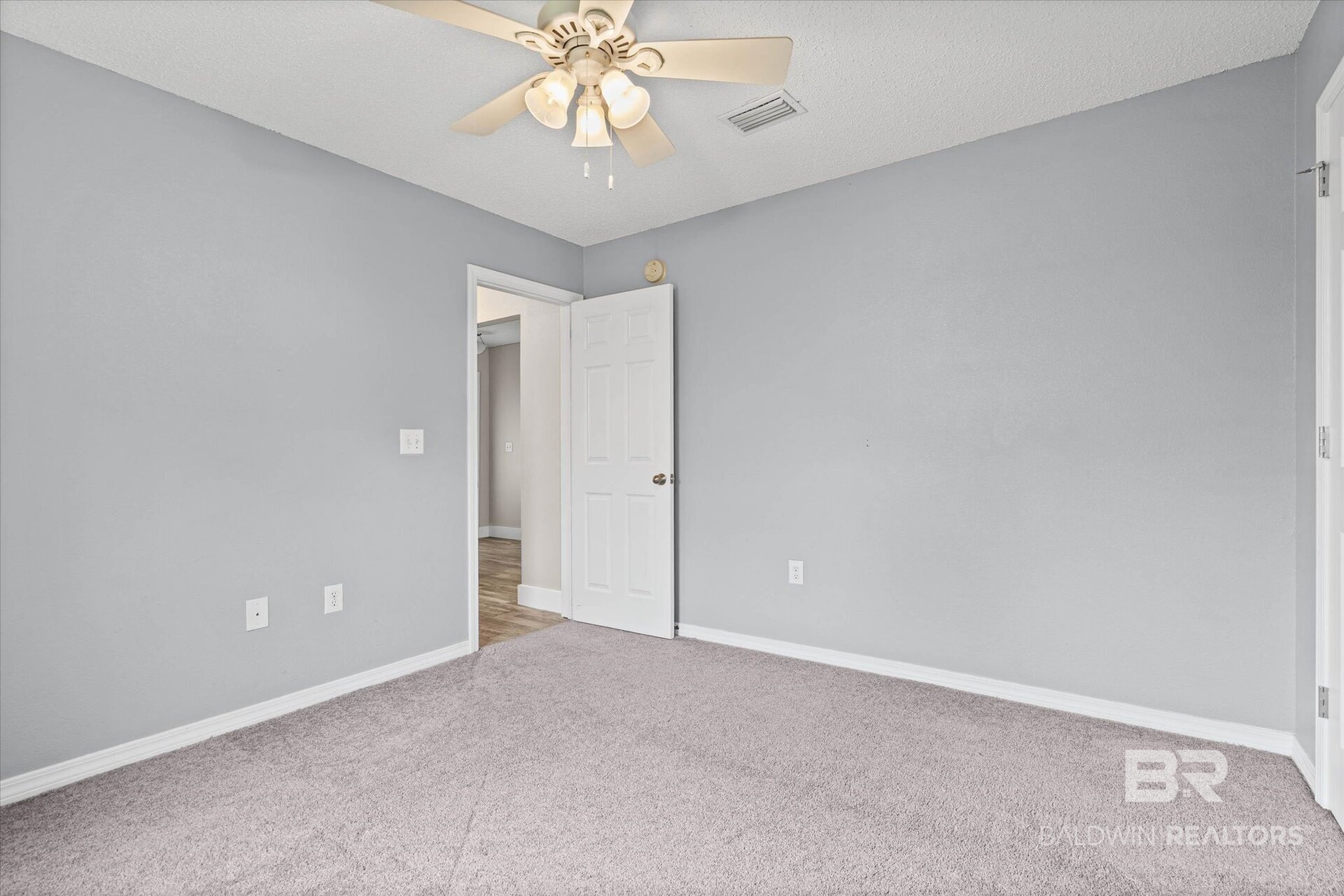 411655 | Photo 29