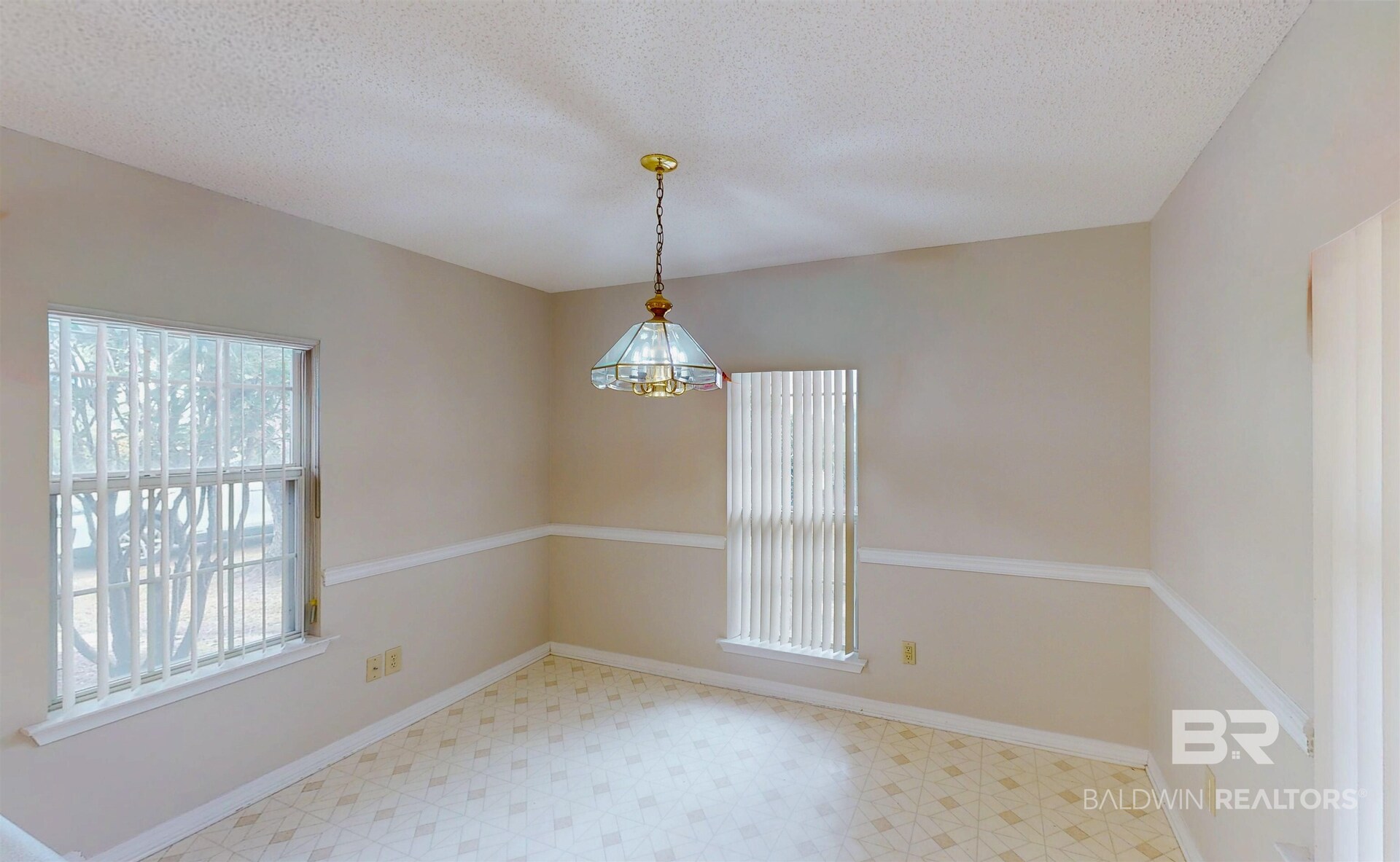 411833 | Photo 29