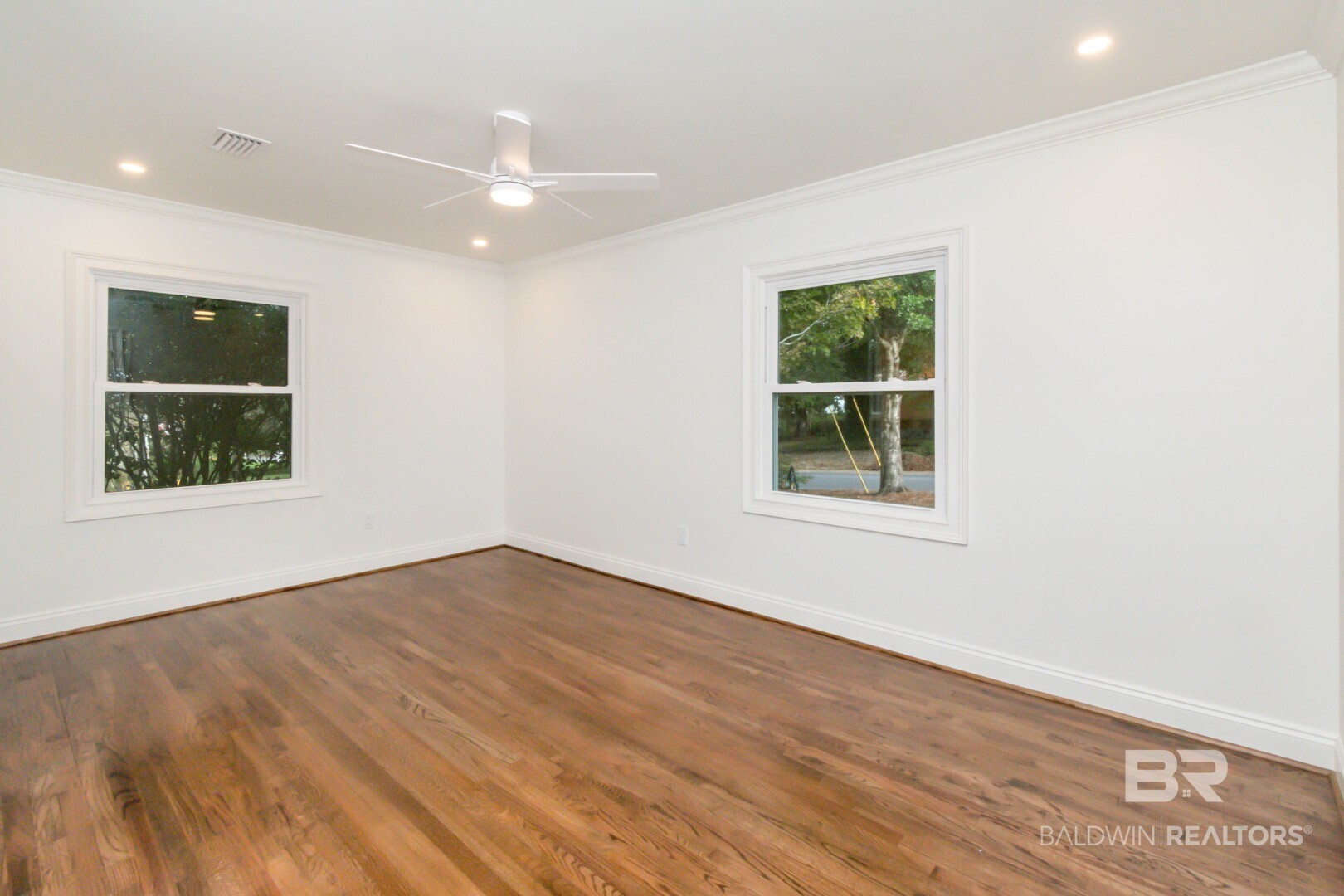 411855 | Photo 28
