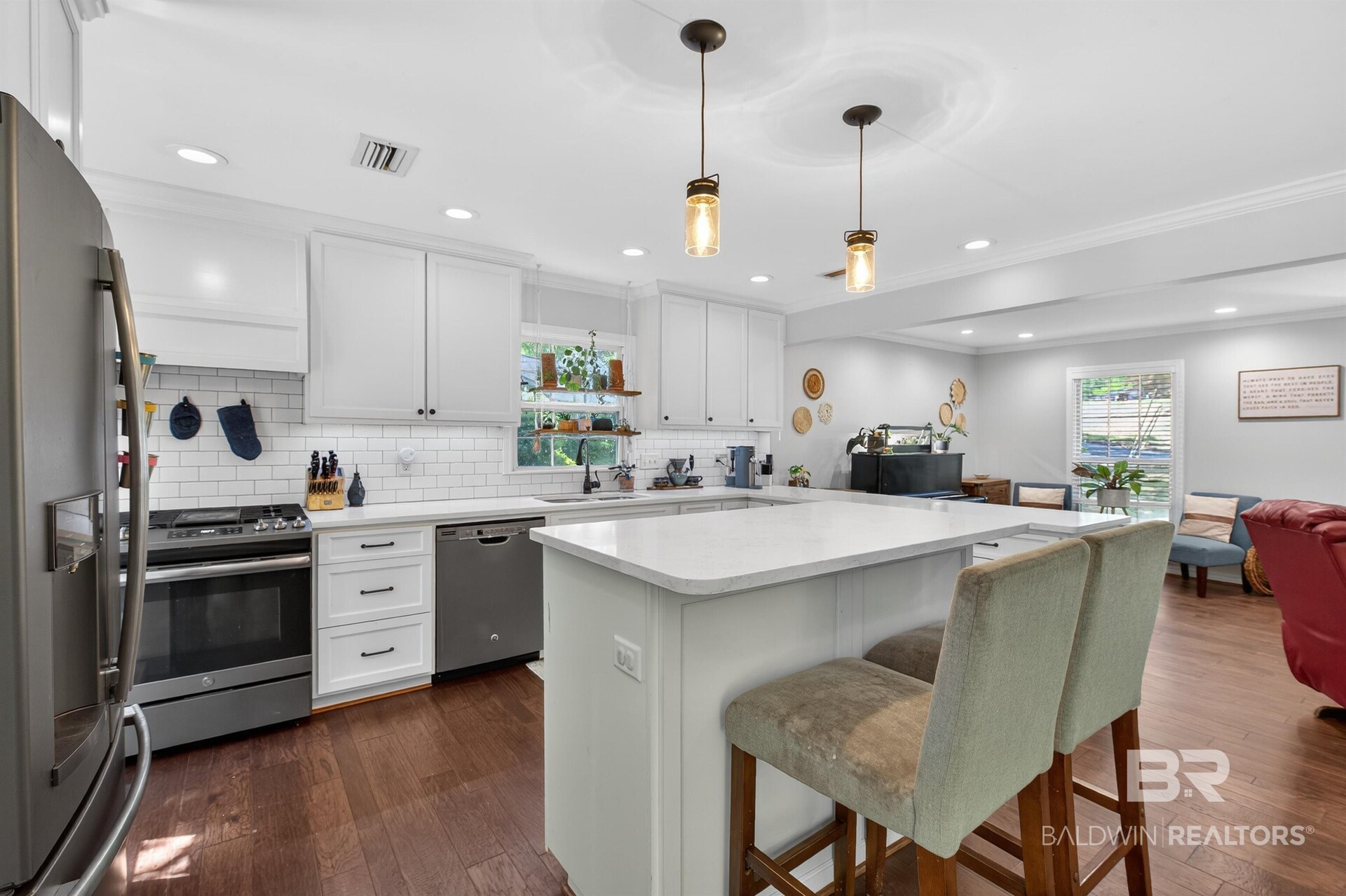 411886 | Photo 19