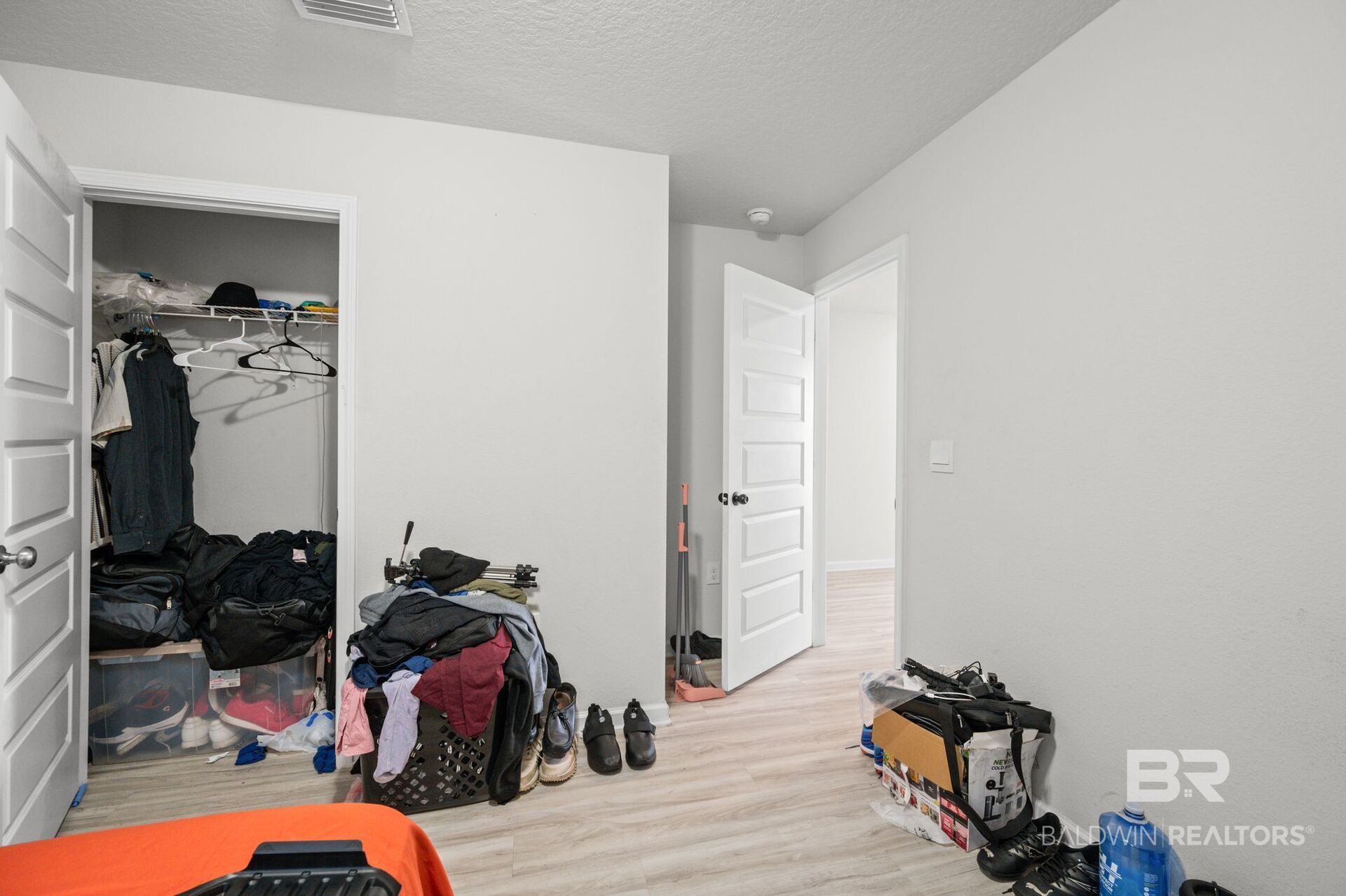 411351 | Photo 23