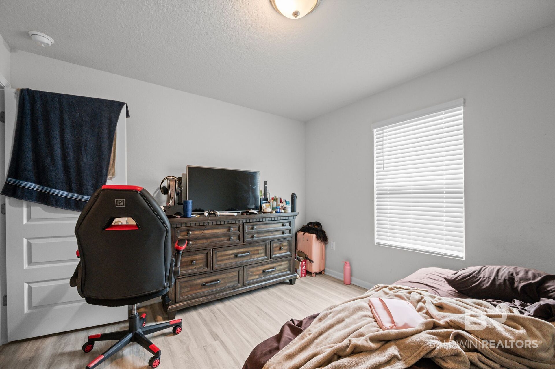 411351 | Photo 18