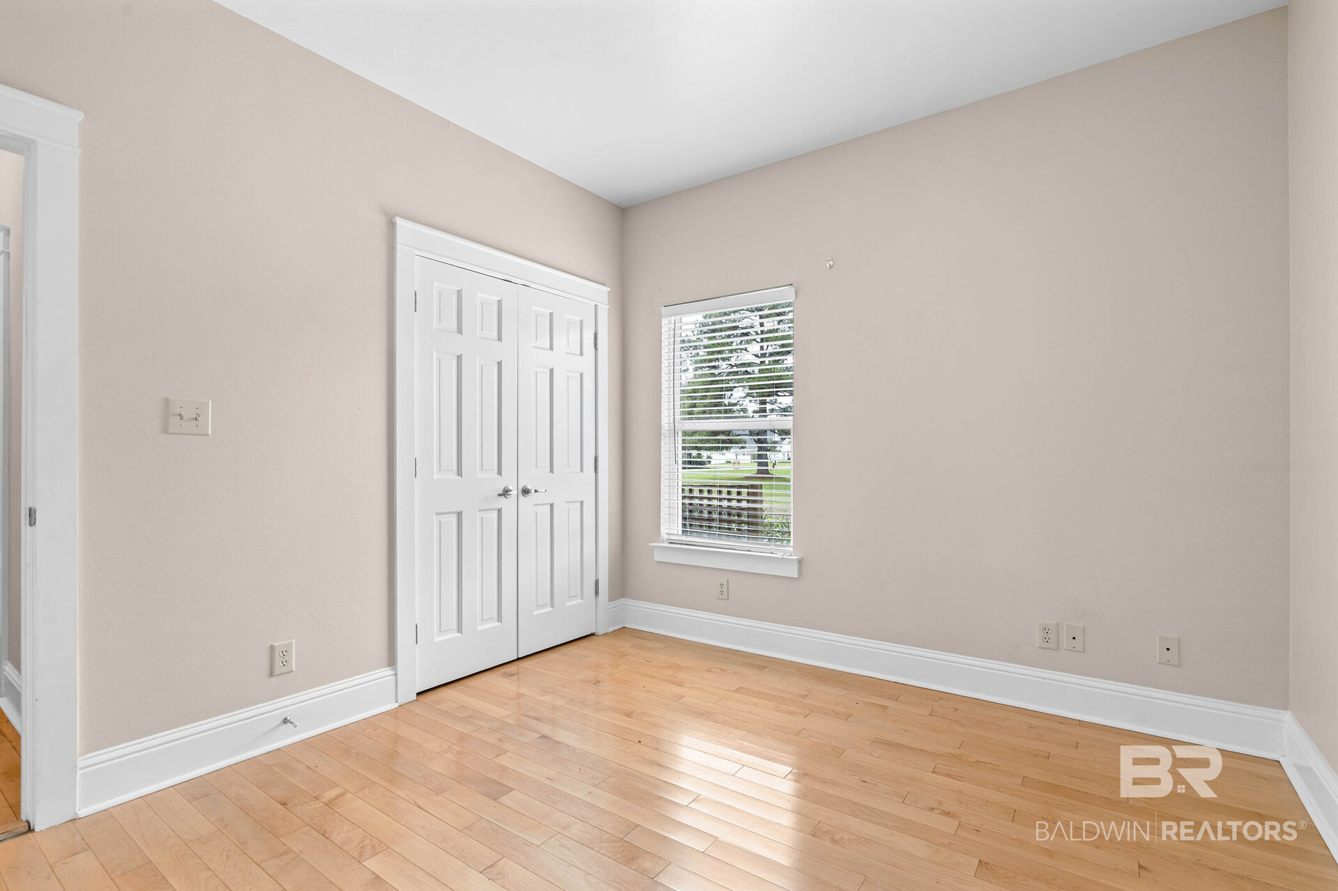 411788 | Photo 26