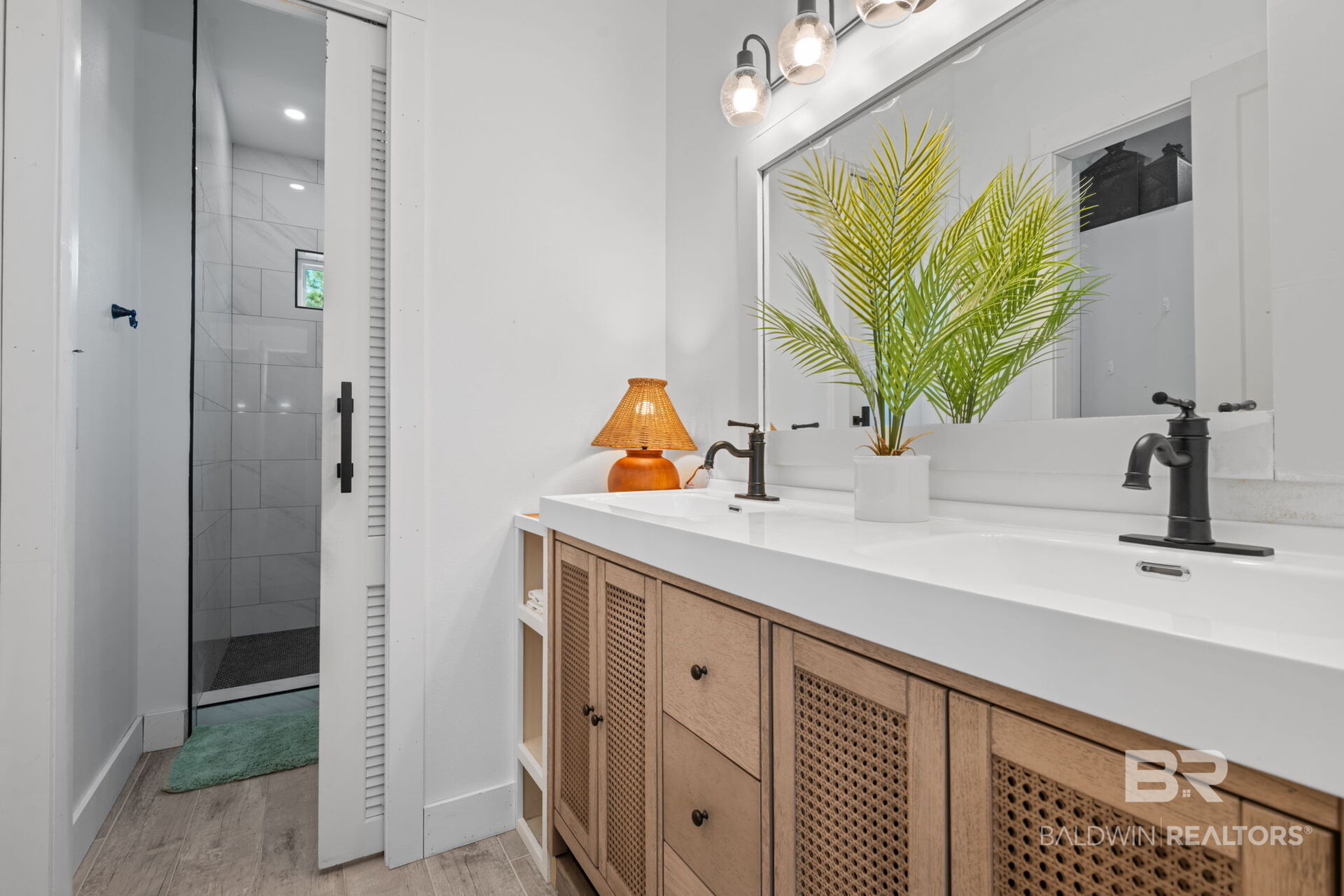 411962 | Photo 30