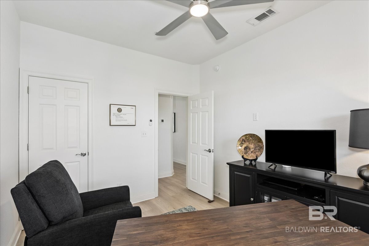 411811 | Photo 26