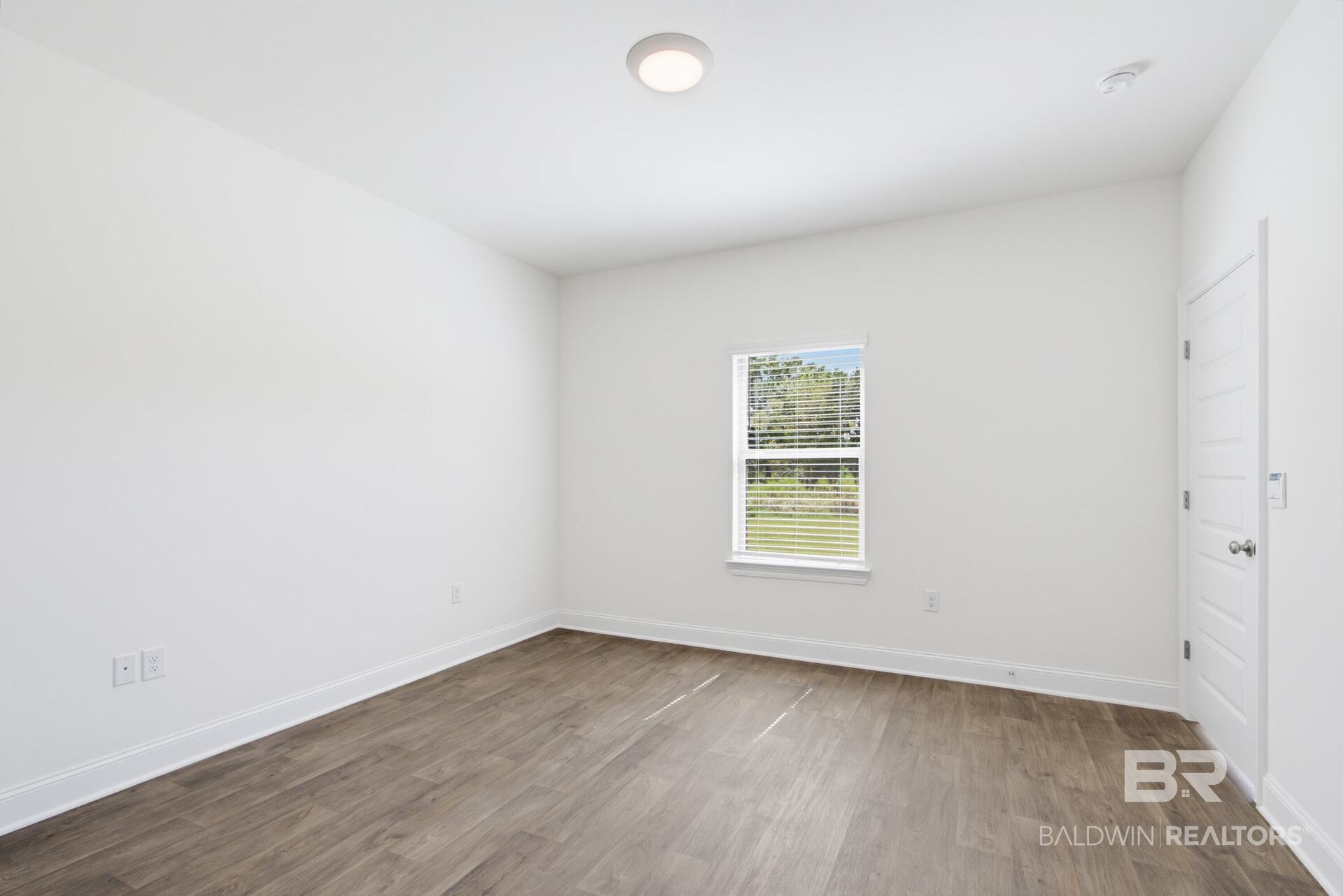 412050 | Photo 24