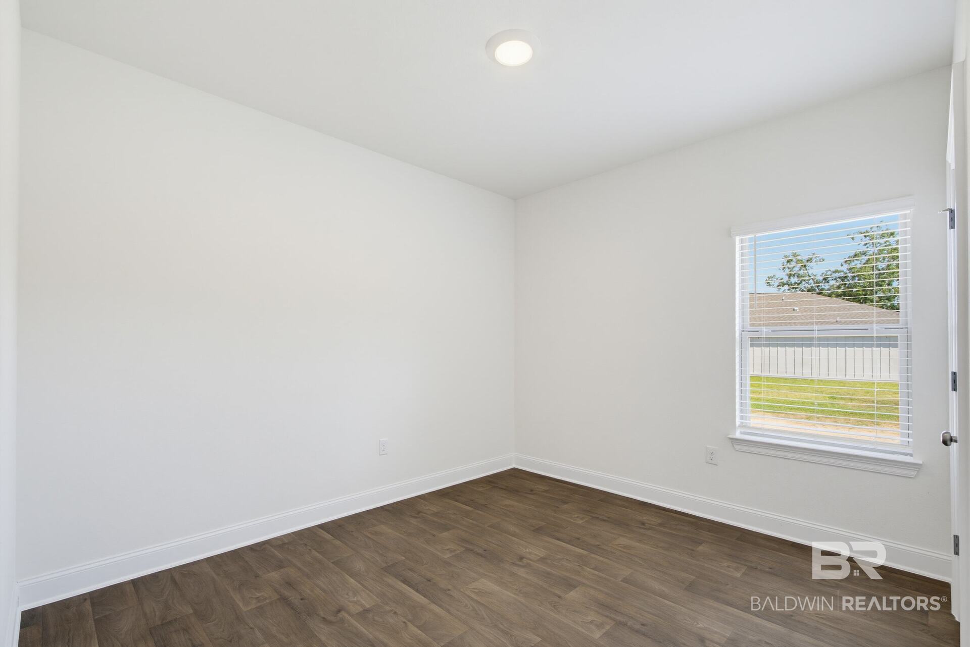 412050 | Photo 21