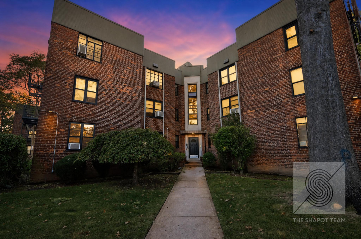 22-56 80th Street 1E Astoria Heights Queens NY 11370