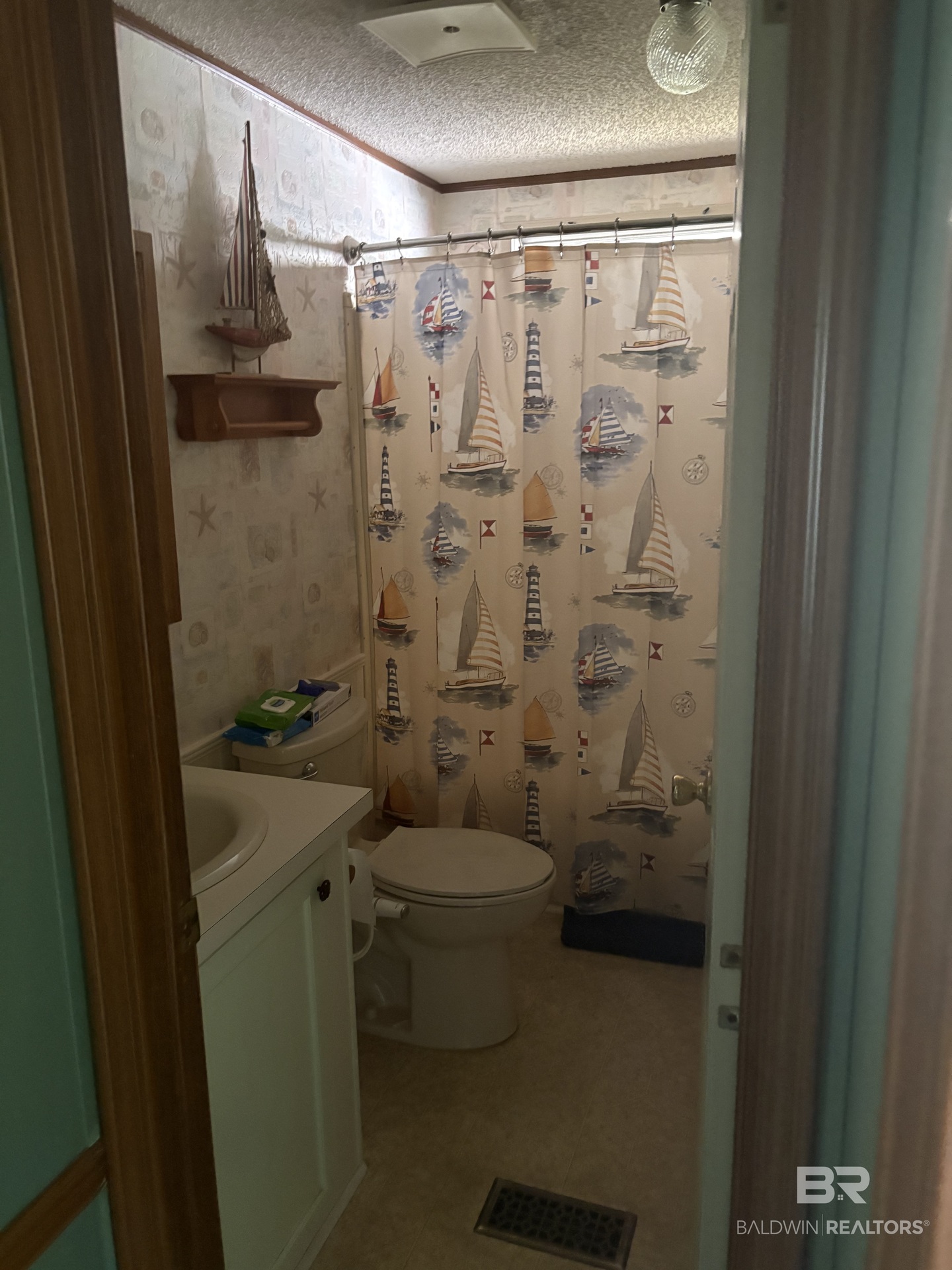 412067 | Photo 24