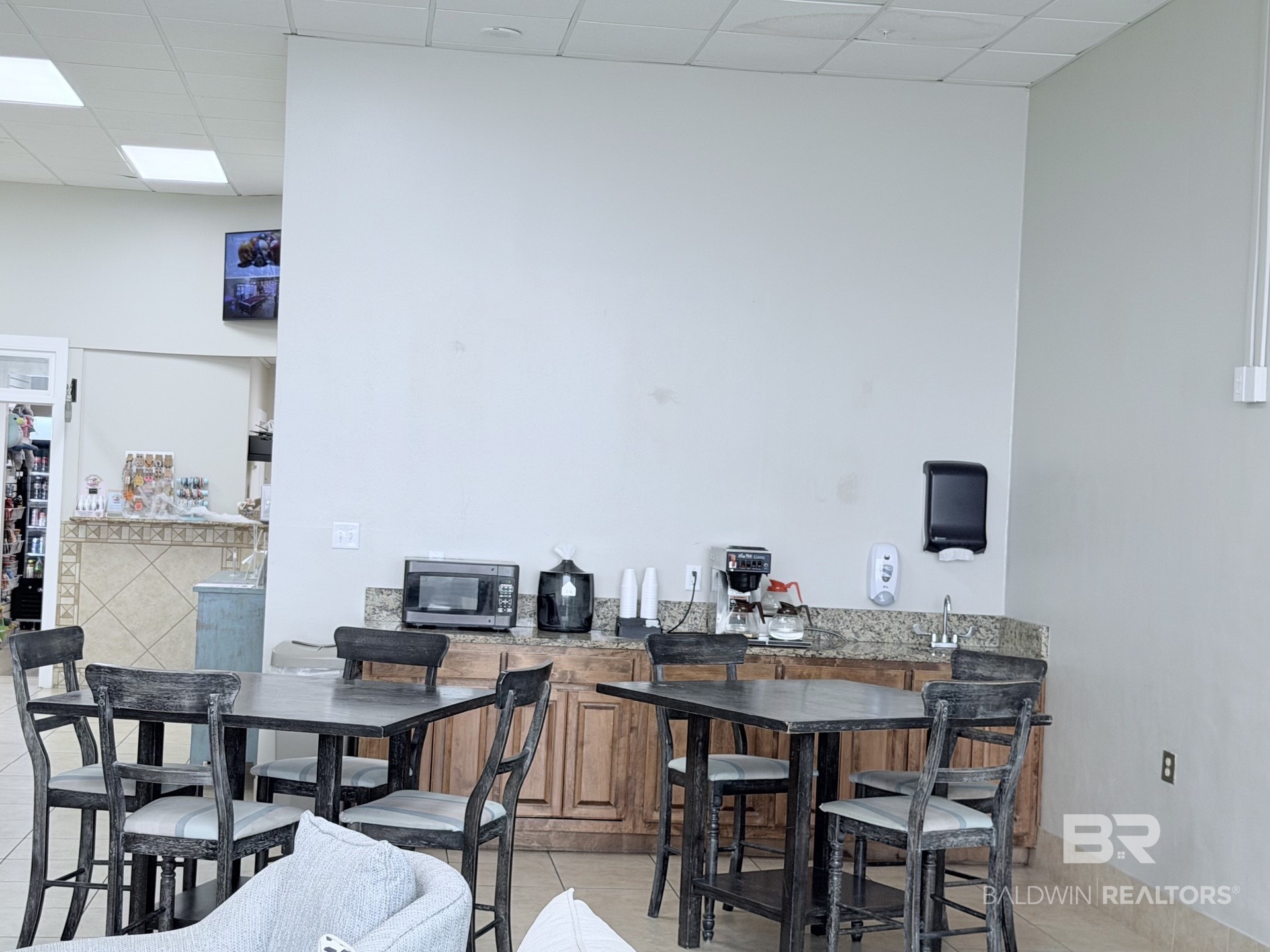 412093 | Photo 26
