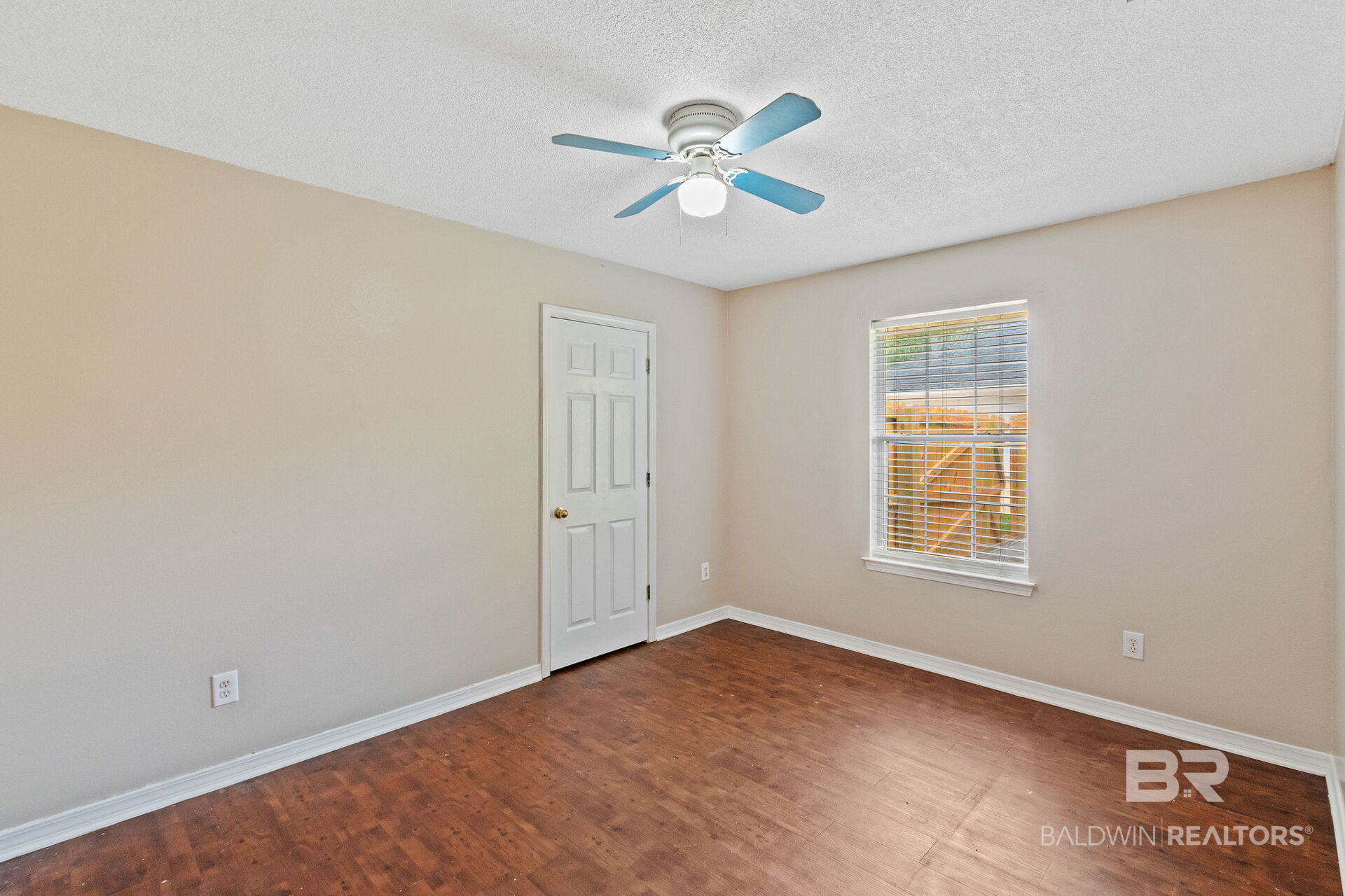 412100 | Photo 27