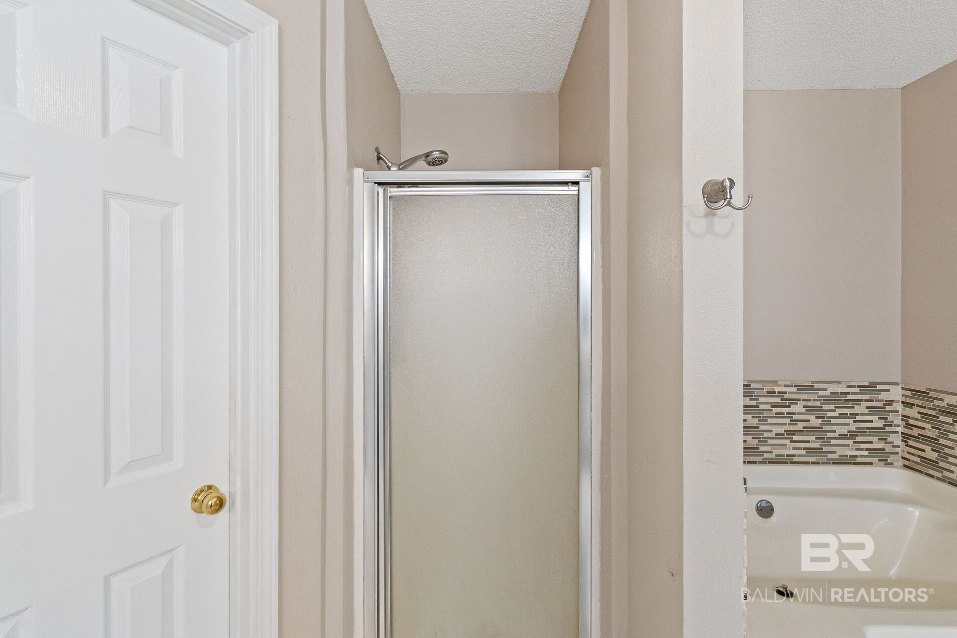 412100 | Photo 23