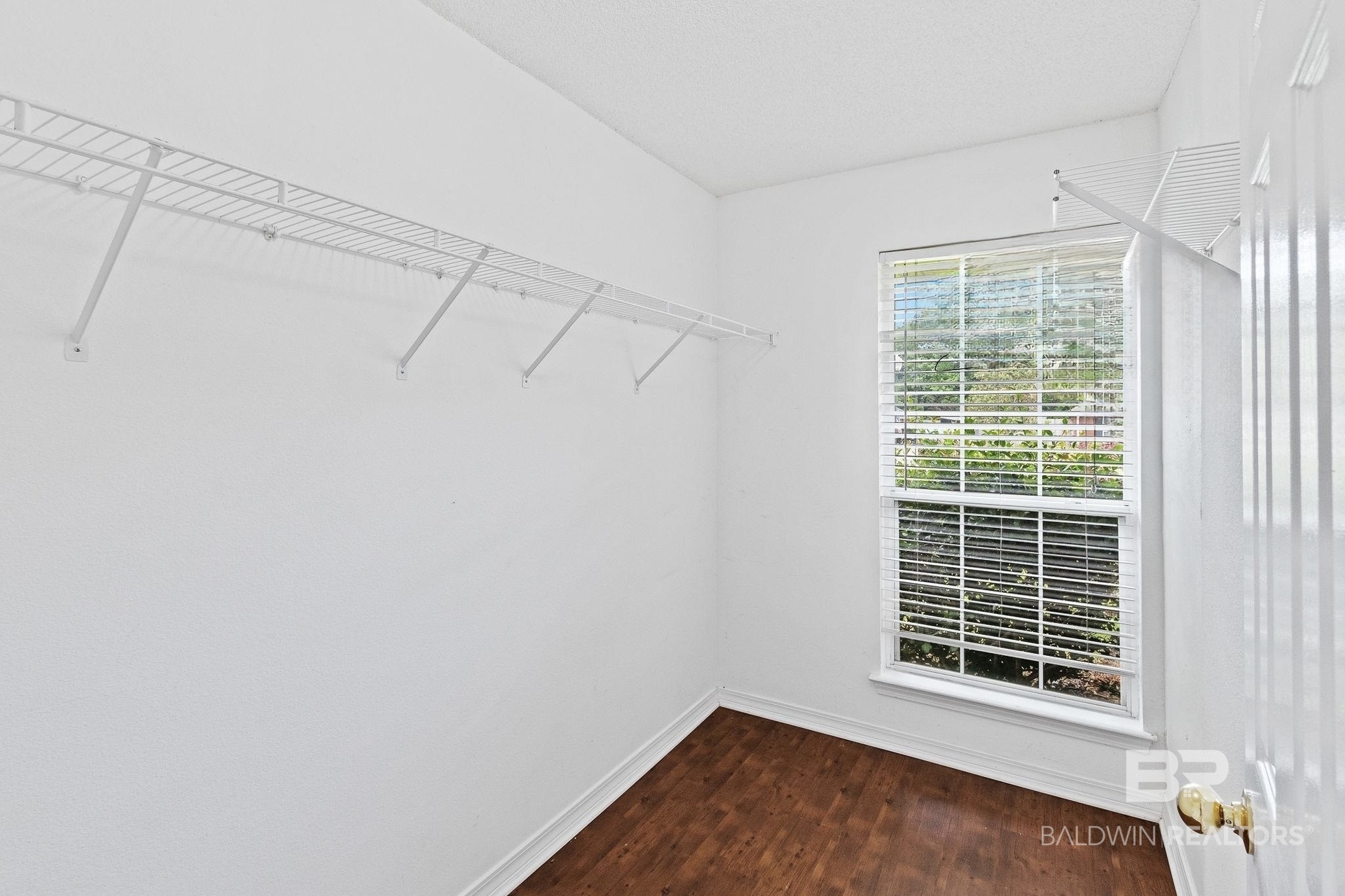 412100 | Photo 24