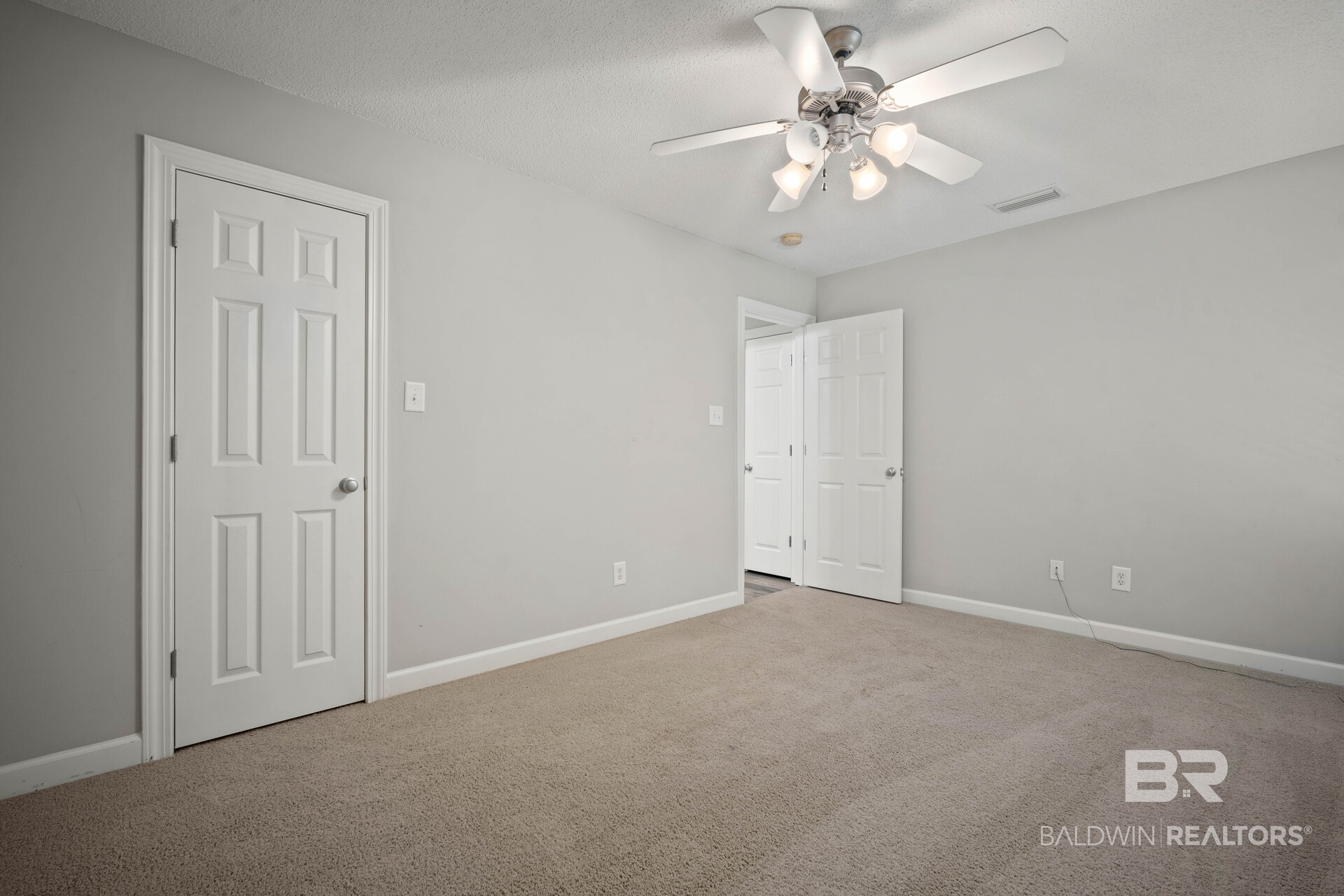 412121 | Photo 19