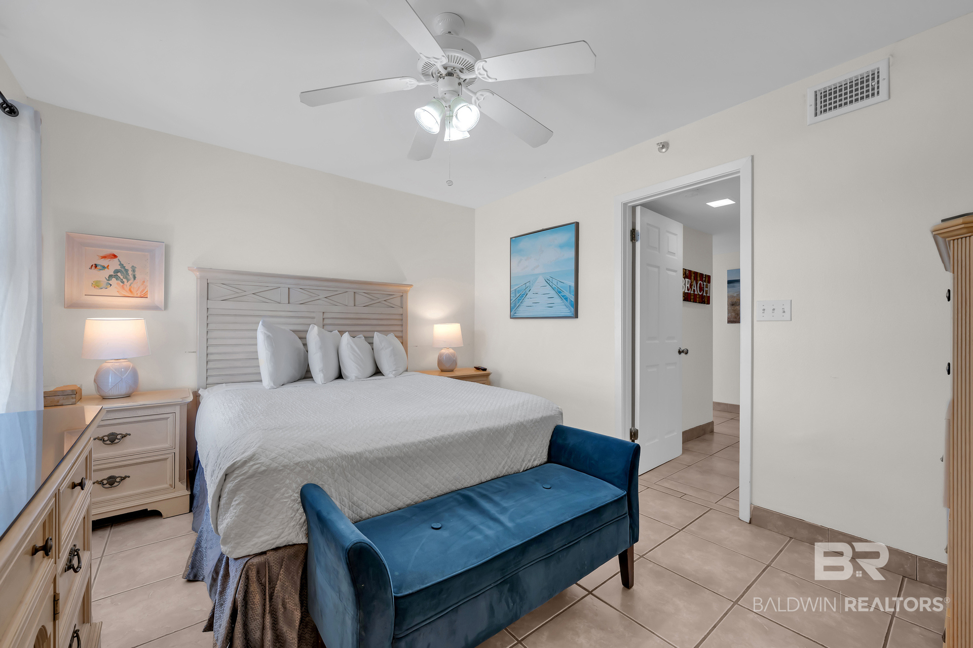 411665 | Photo 36