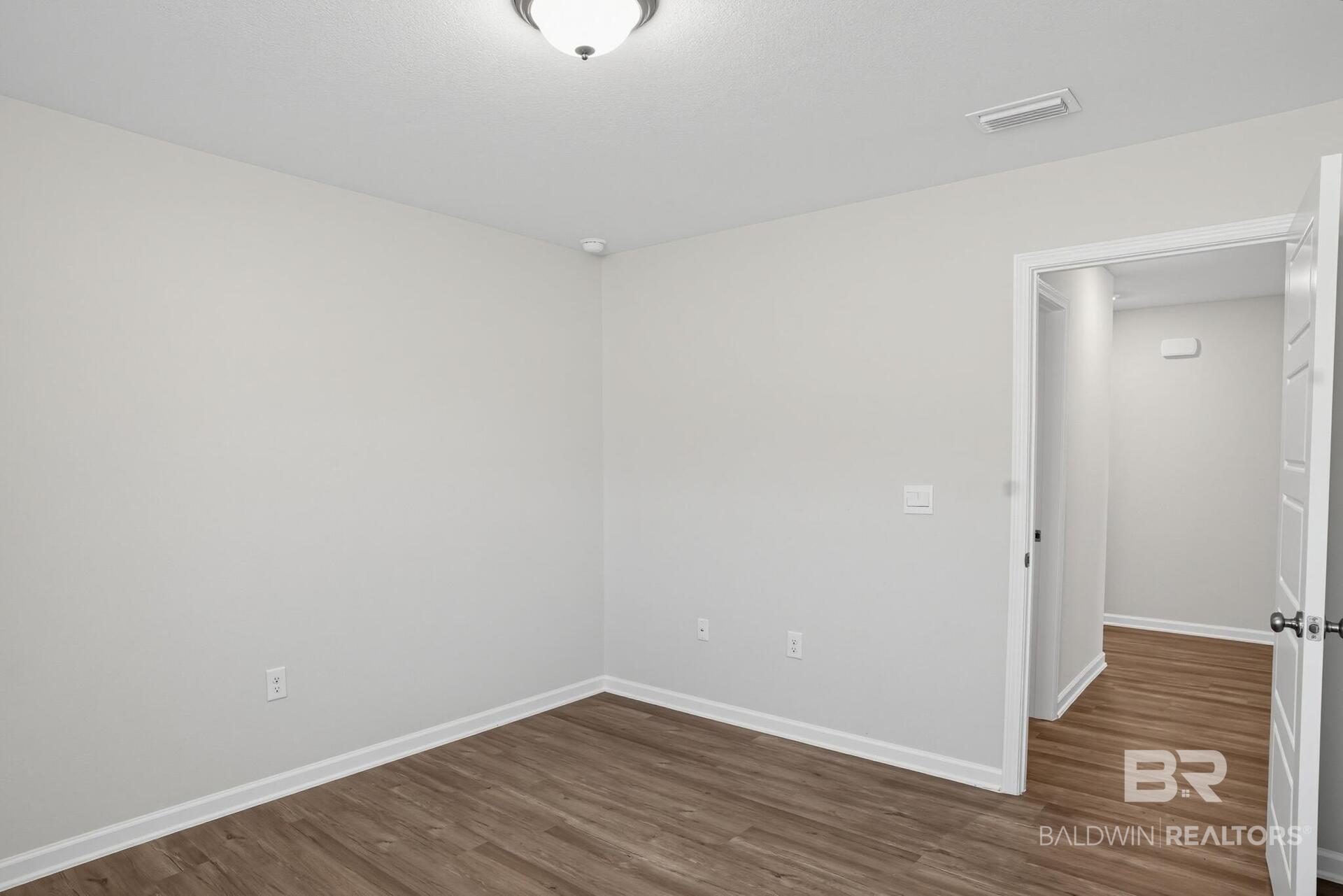 412265 | Photo 24