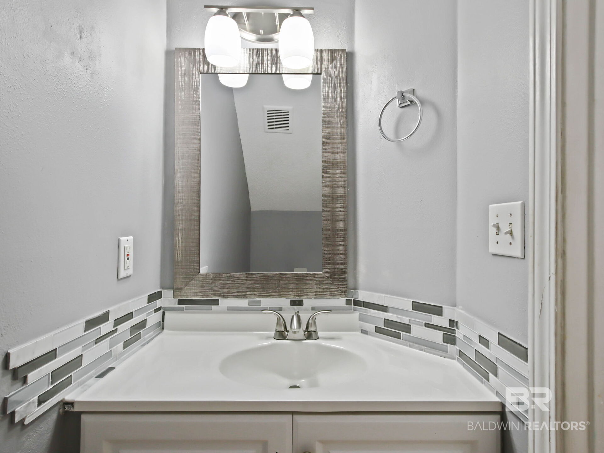 412249 | Photo 11