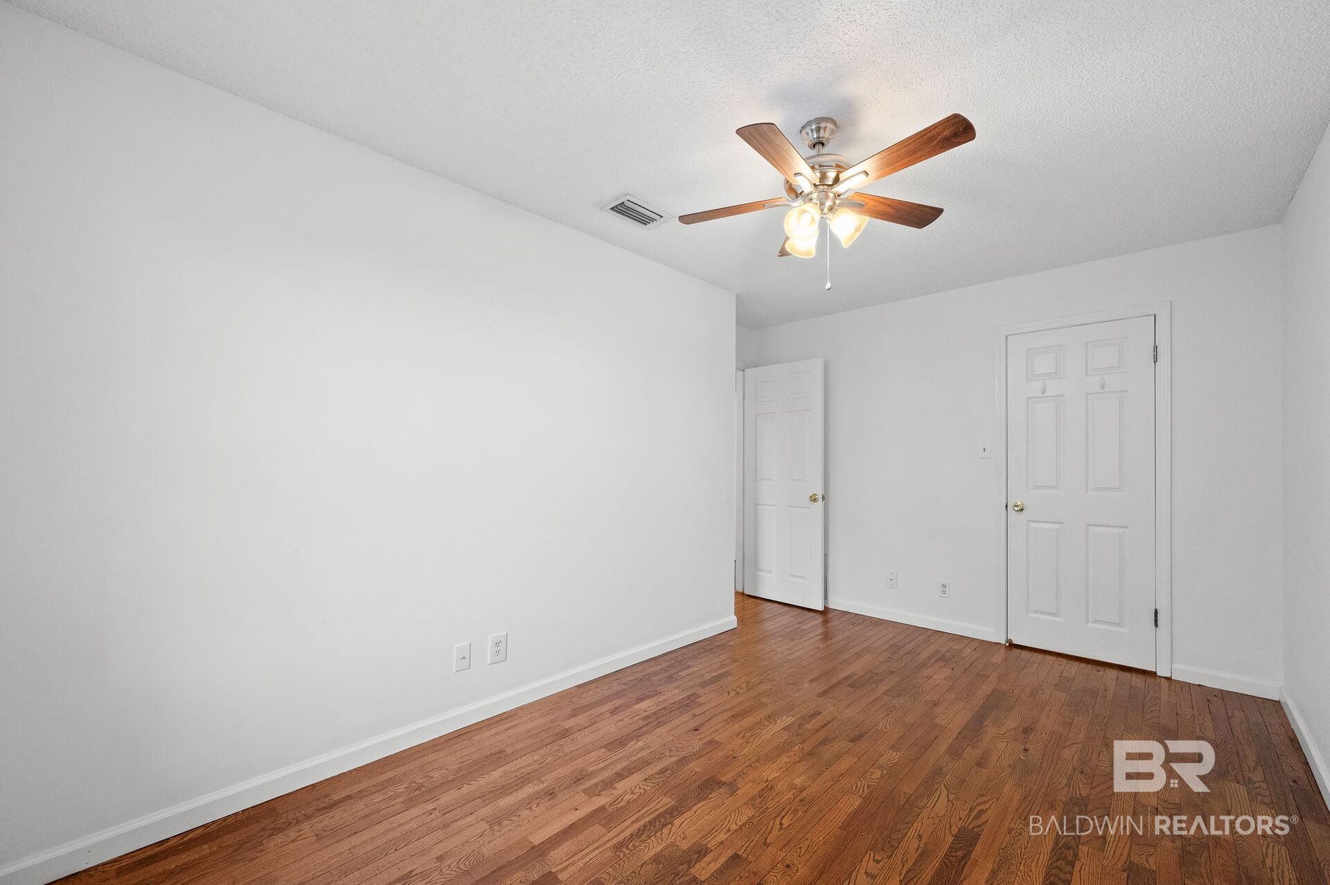 412219 | Photo 29