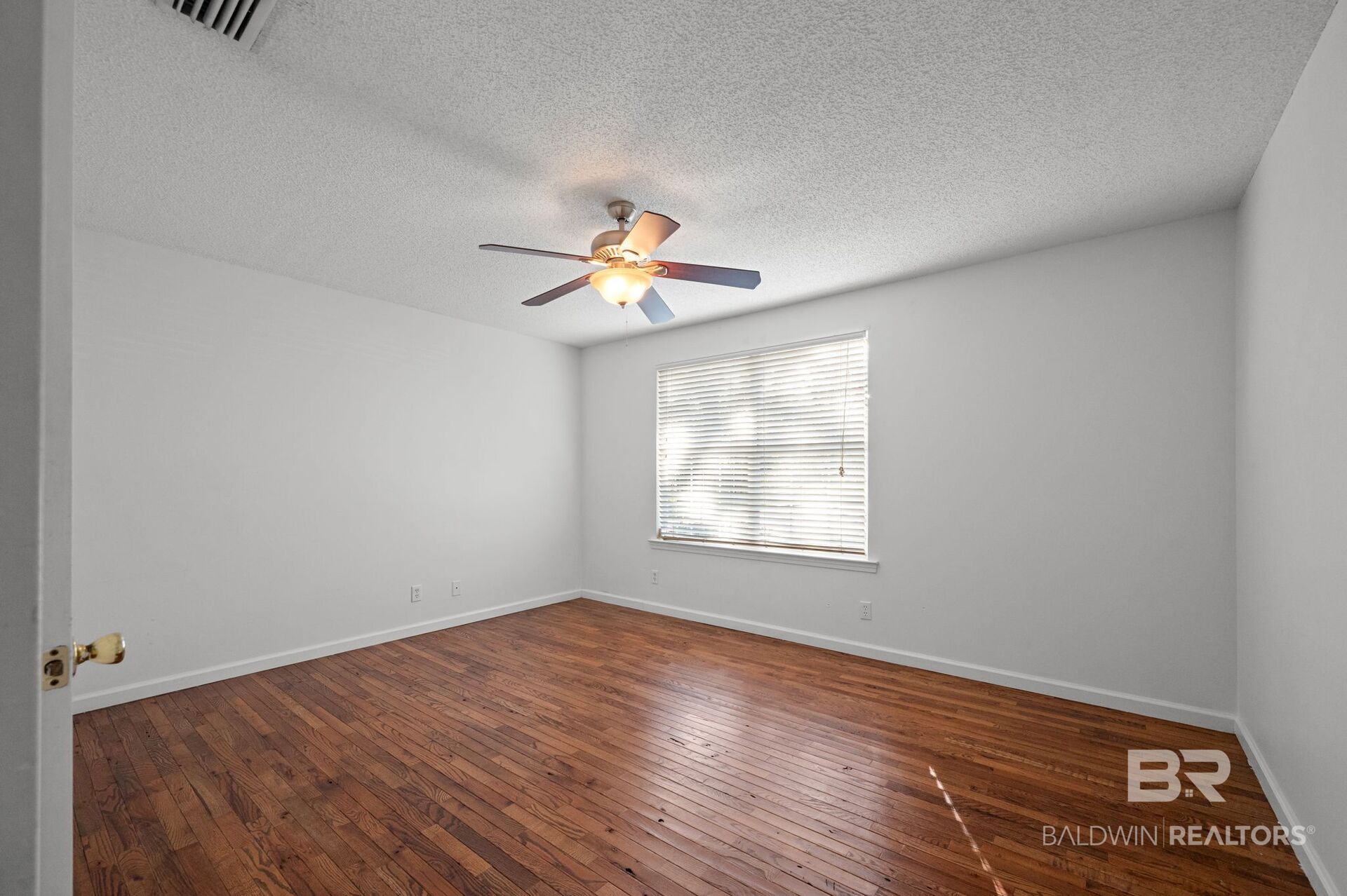 412219 | Photo 24
