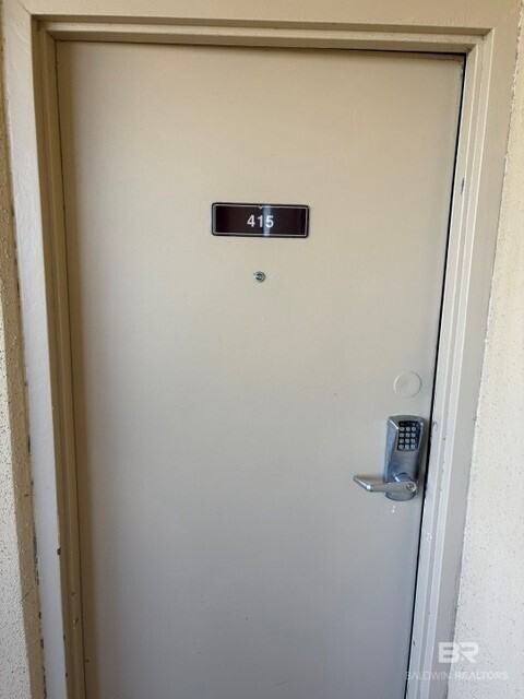 412349 | Photo 17