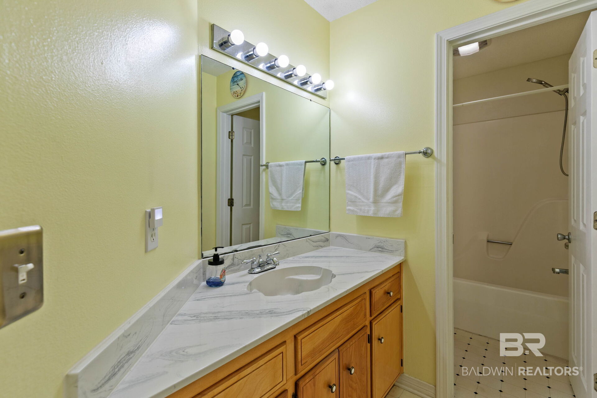 412463 | Photo 23