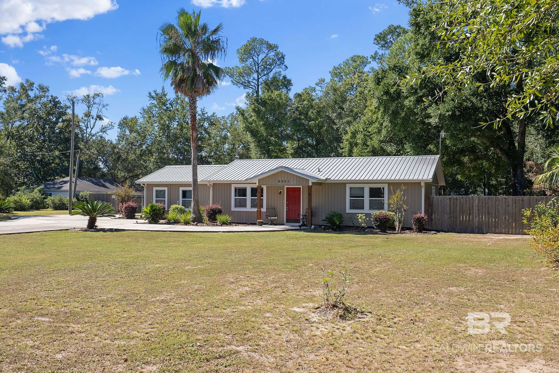 Photo 4 of Single family home for sale at 6961 Viola Rd, Gulf Shores, AL 36542 | MLS# 412651 | Listing updated on 2026-10-29