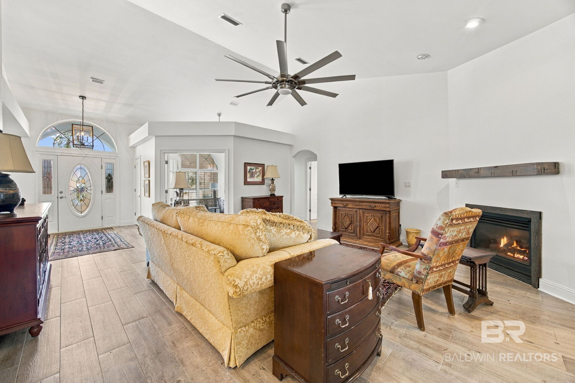 Photo 4 of Single family home for sale at 31158 Oak Dr, Orange Beach, AL 36561 | MLS# 412367 | Listing updated on 2026-10-28