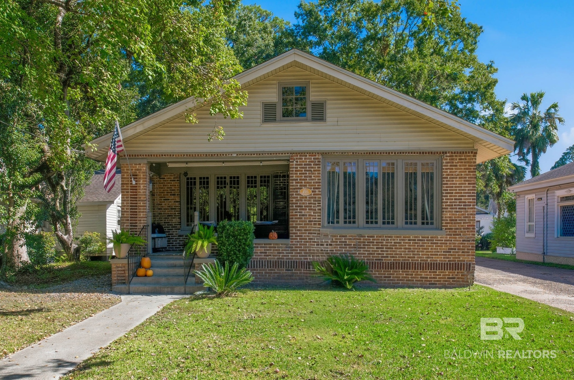 Photo 1 of Single family home for sale at 125 Houston St, Mobile, AL 36606 | MLS# 412698 | Listing updated on 2026-10-29
