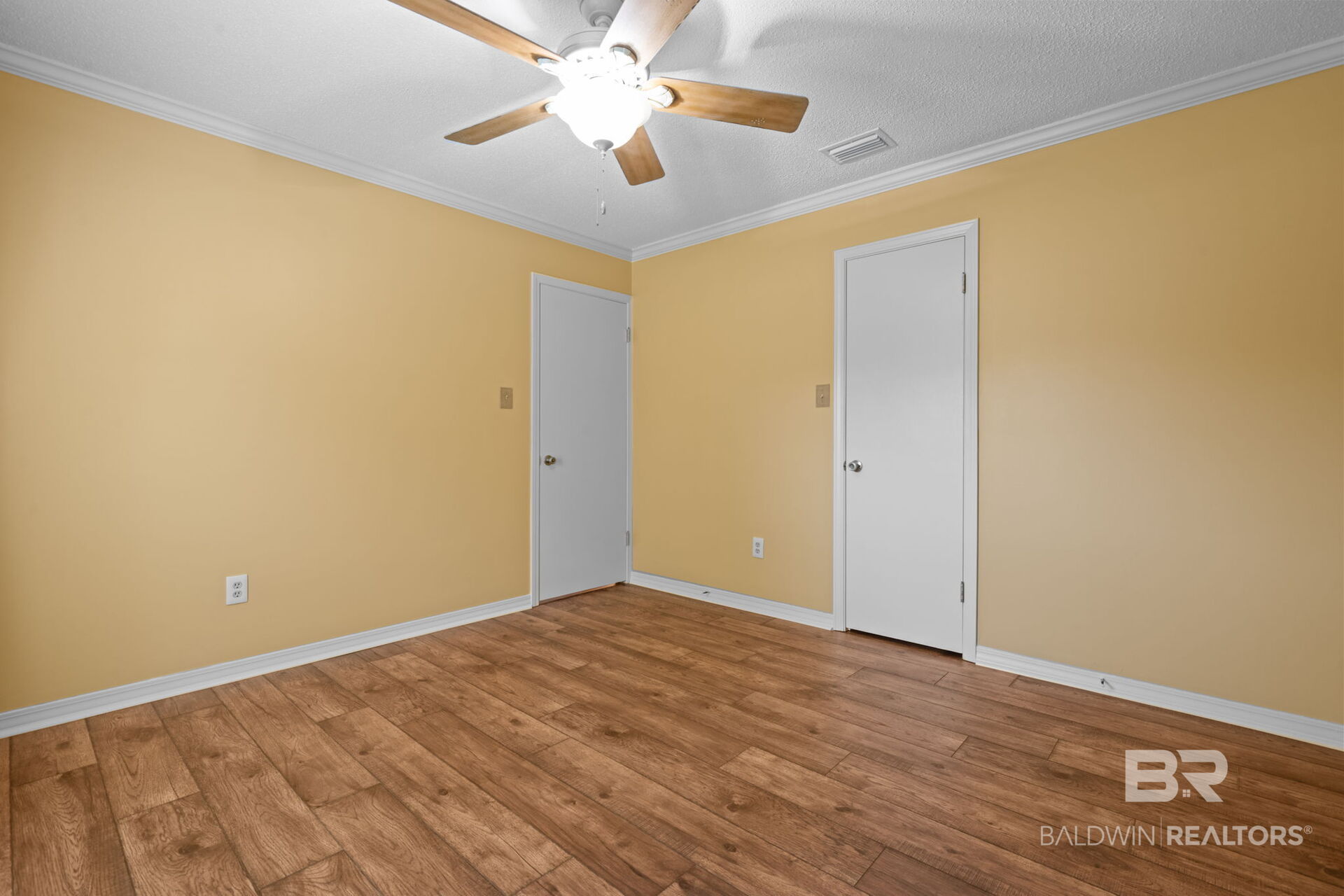 411160 | Photo 24