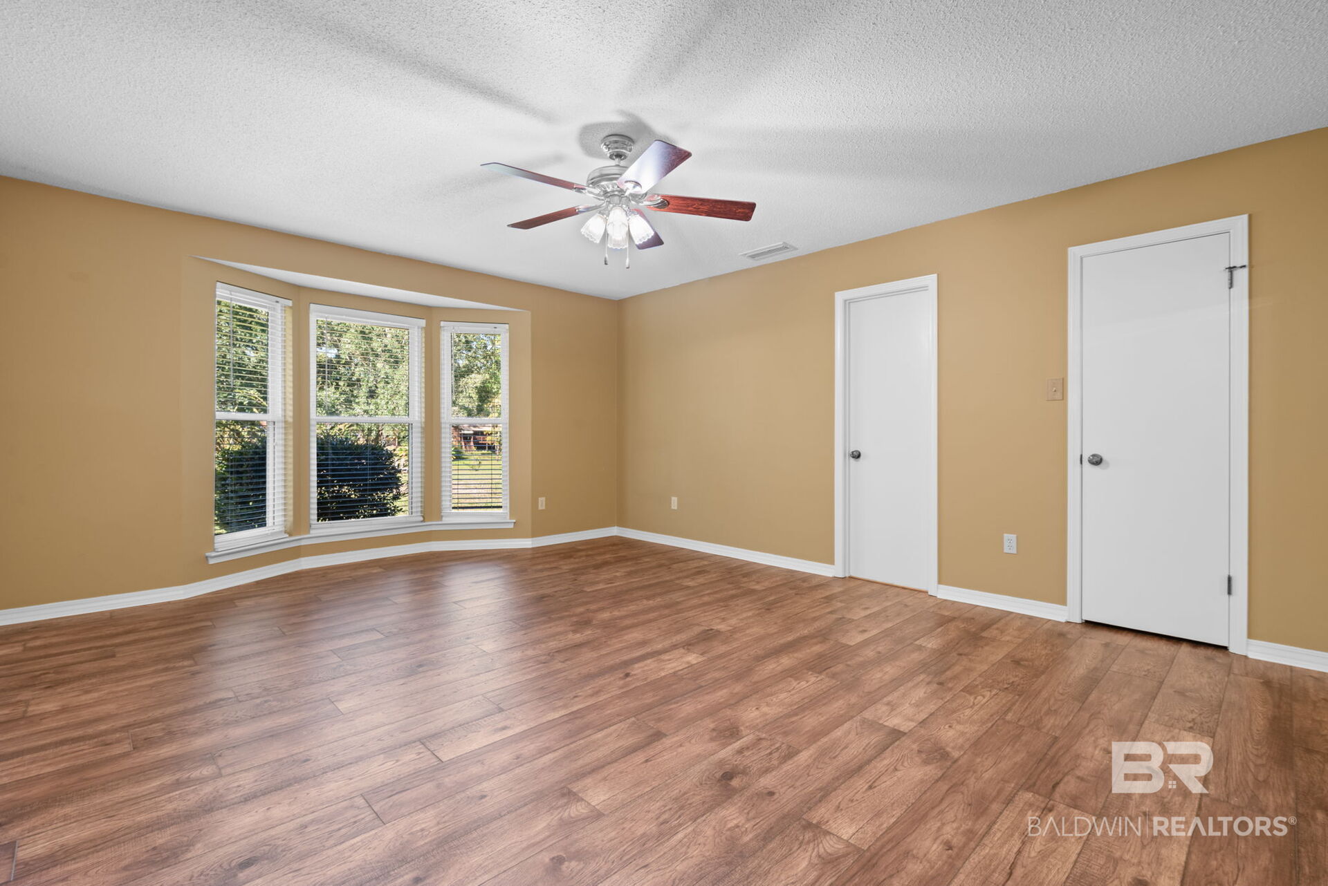 411160 | Photo 21